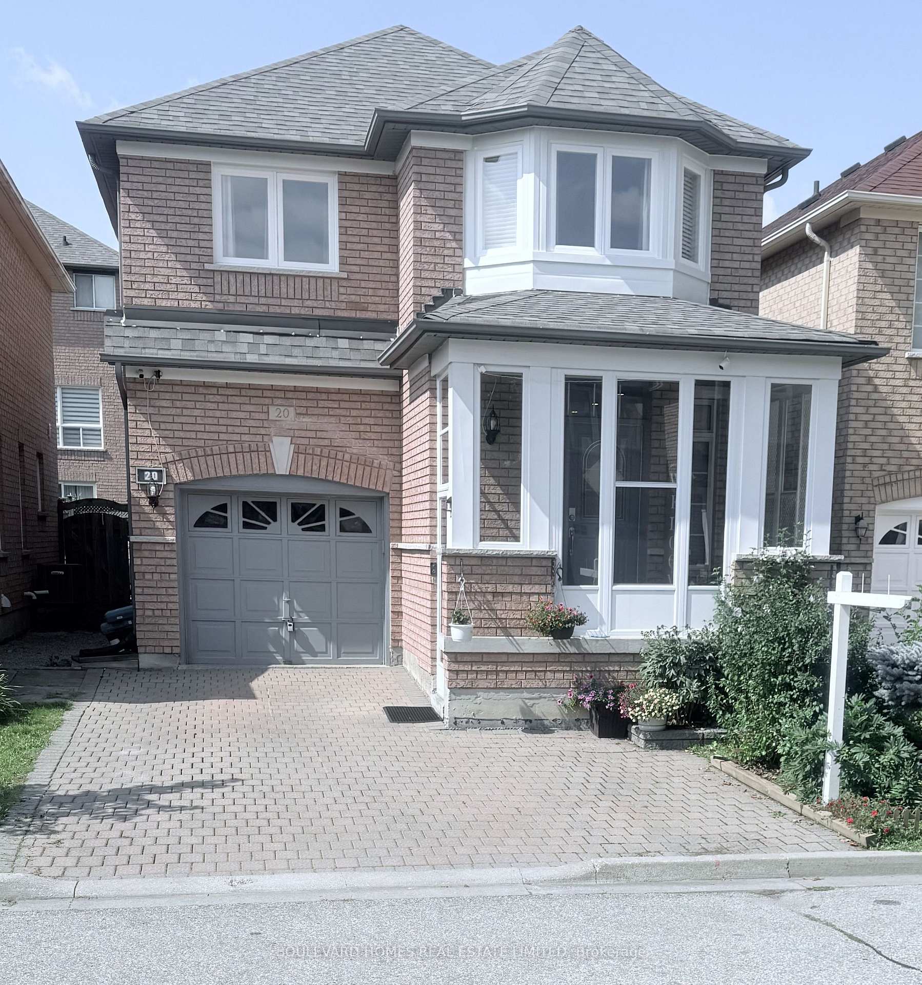Photo 1 of 20 Russell Hill Road, Markham, Berczy — HOMEH