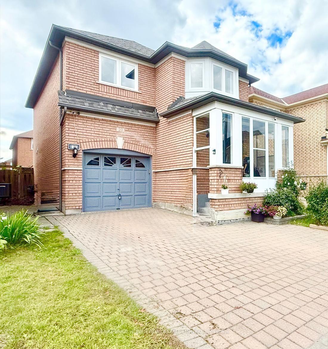 Photo 3 of 20 Russell Hill Road, Markham, Berczy — HOMEH