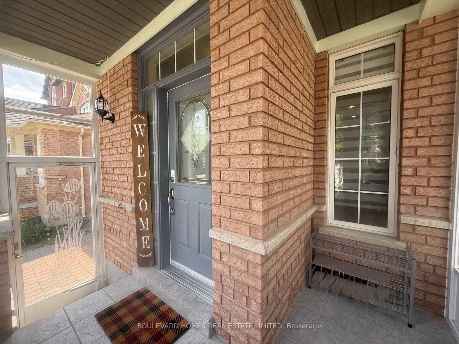 Photo 4 of 20 Russell Hill Road, Markham, Berczy — HOMEH