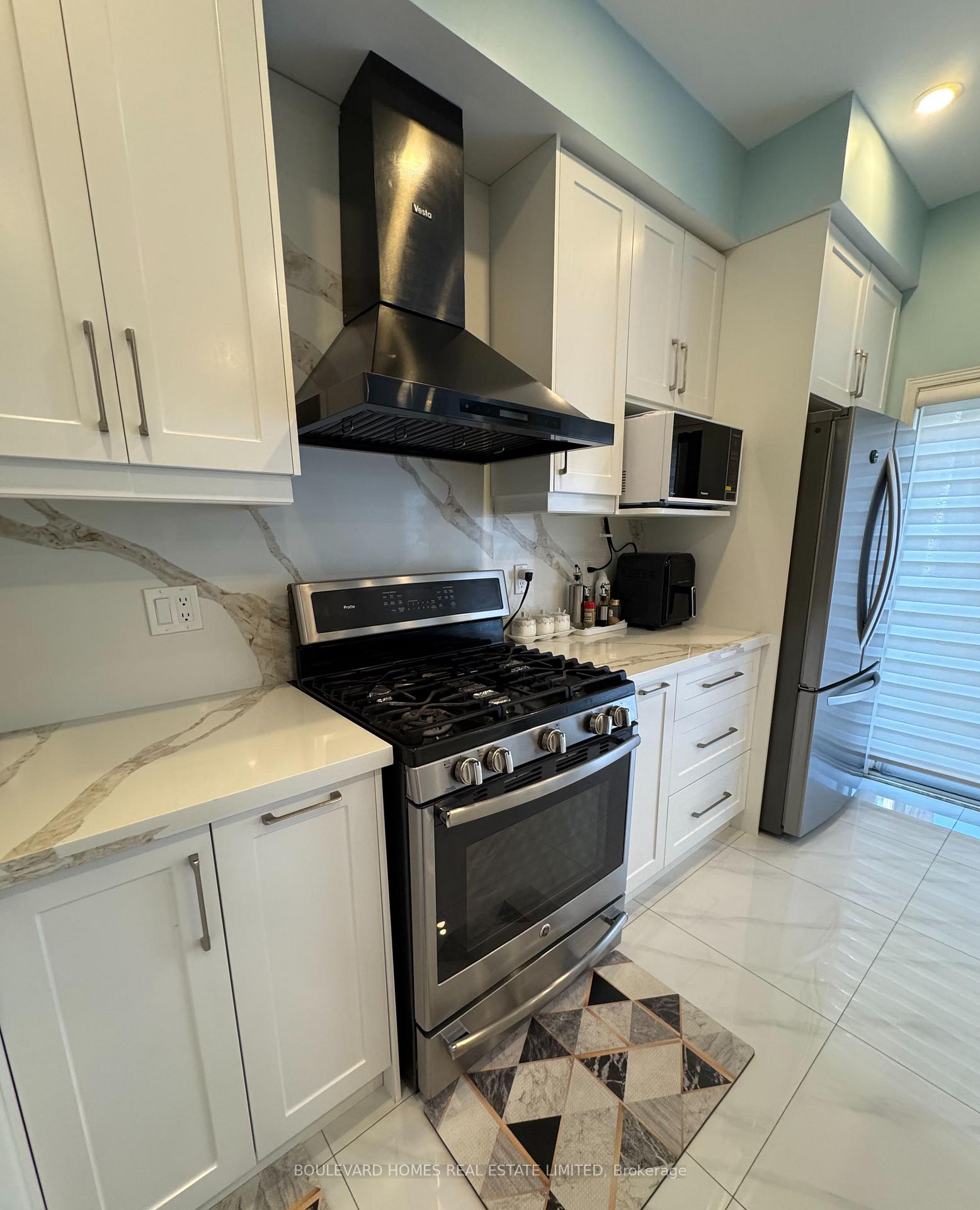 Photo 34 of 20 Russell Hill Road, Markham, Berczy — HOMEH