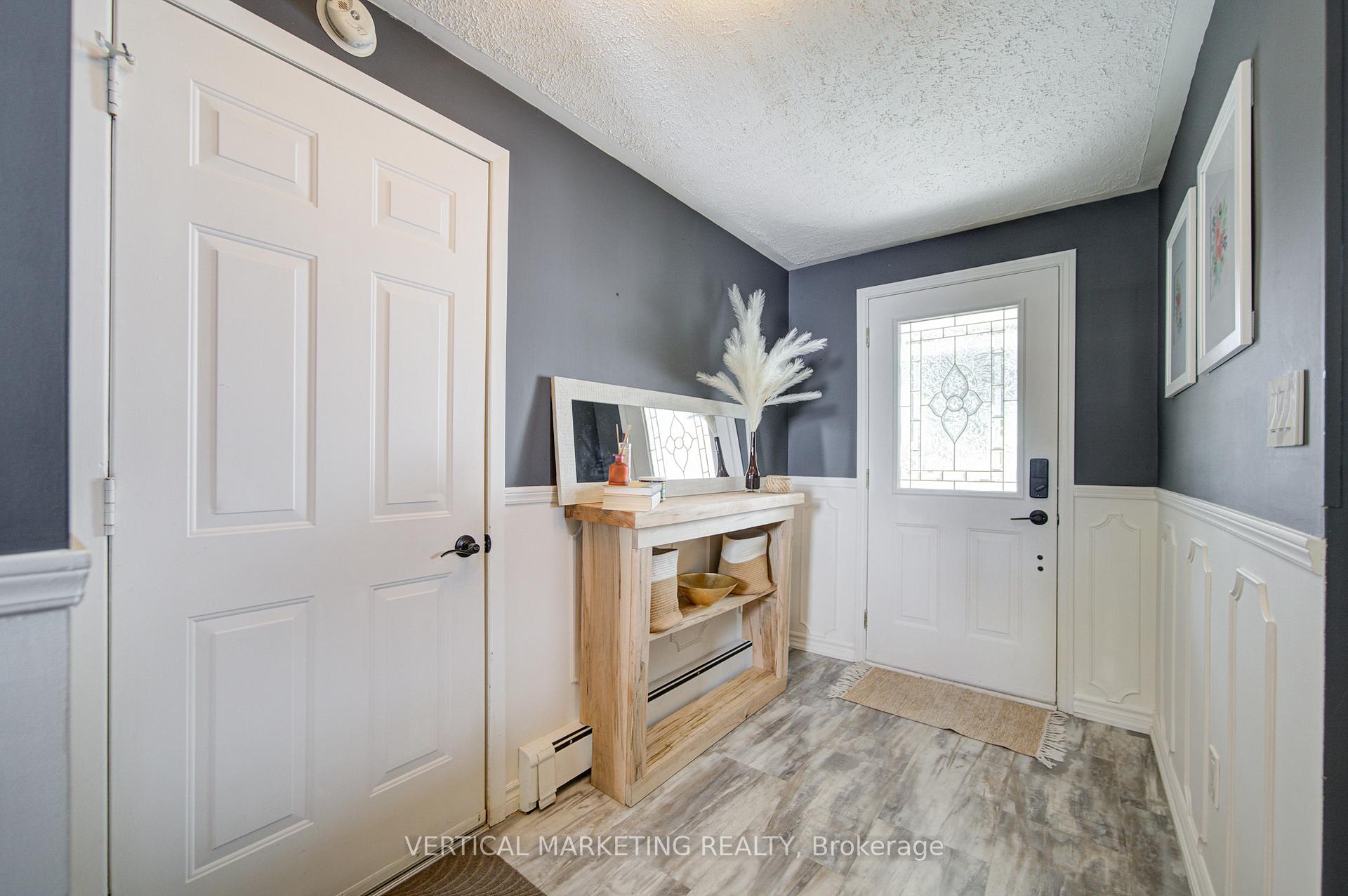 Photo 6 of 10 Crabapple Court, Brantford, Fairview - Brantford — HOMEH