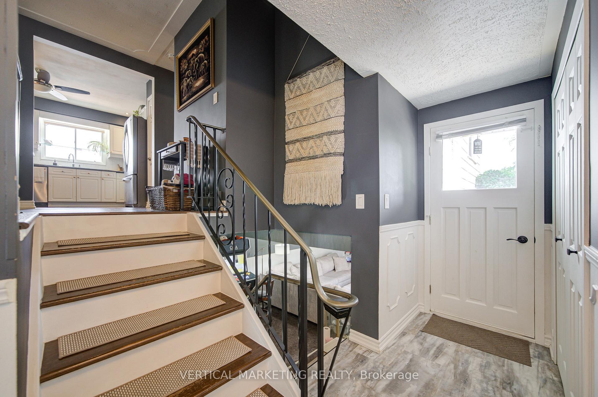 Photo 8 of 10 Crabapple Court, Brantford, Fairview - Brantford — HOMEH