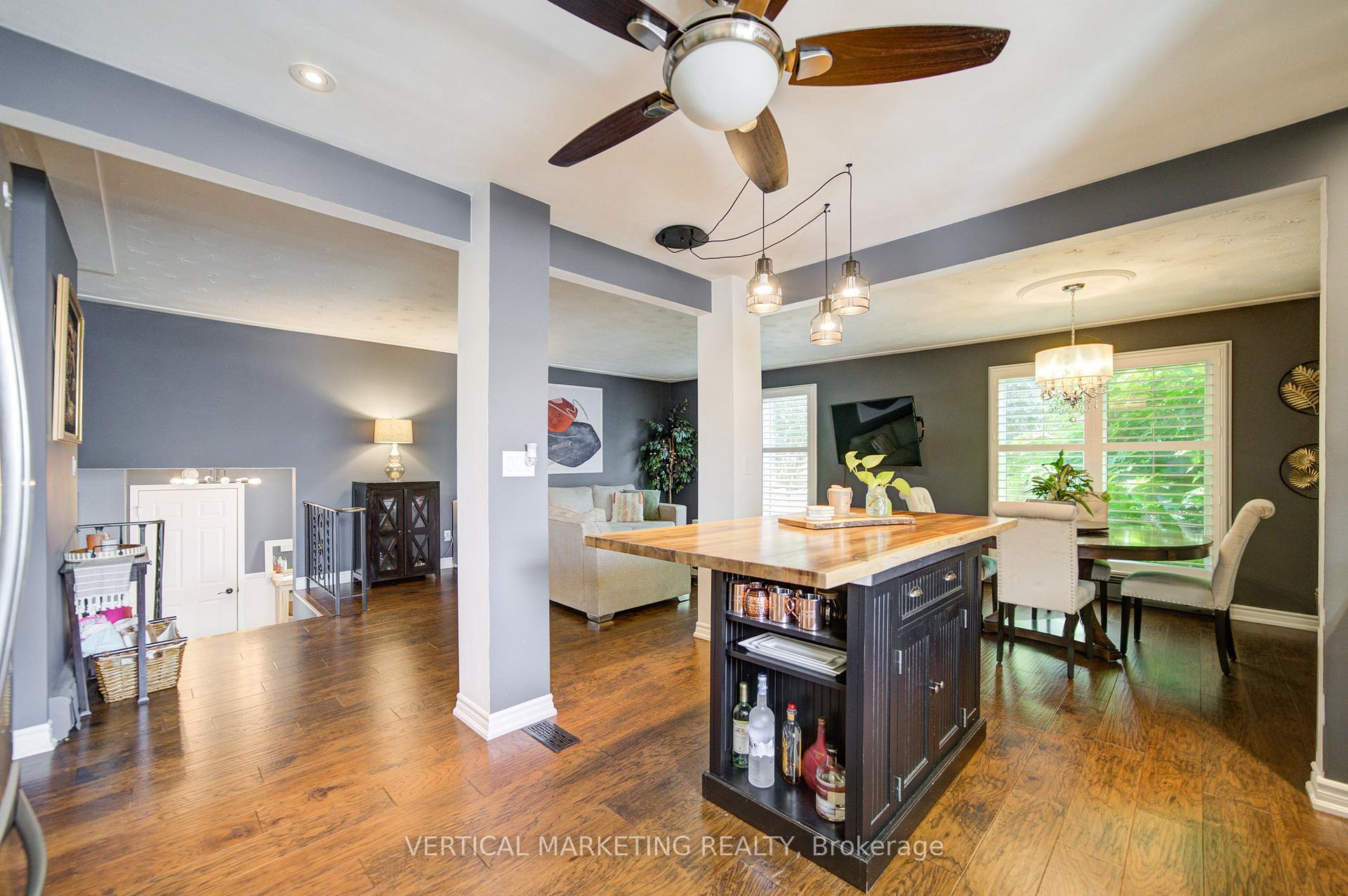 Photo 20 of 10 Crabapple Court, Brantford, Fairview - Brantford — HOMEH