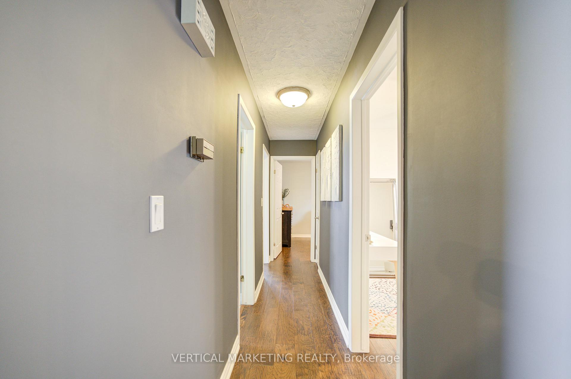Photo 21 of 10 Crabapple Court, Brantford, Fairview - Brantford — HOMEH