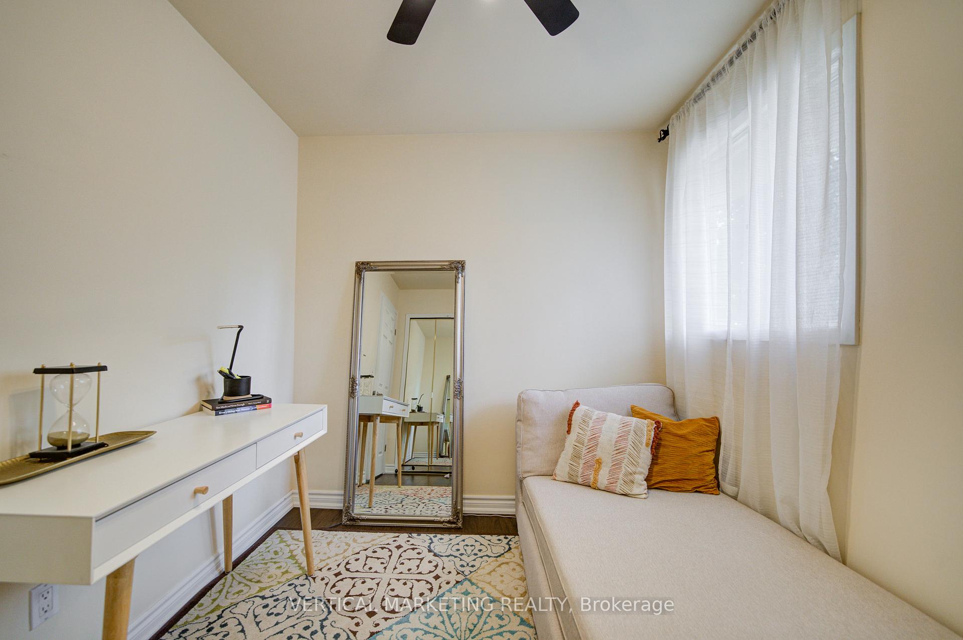 Photo 23 of 10 Crabapple Court, Brantford, Fairview - Brantford — HOMEH