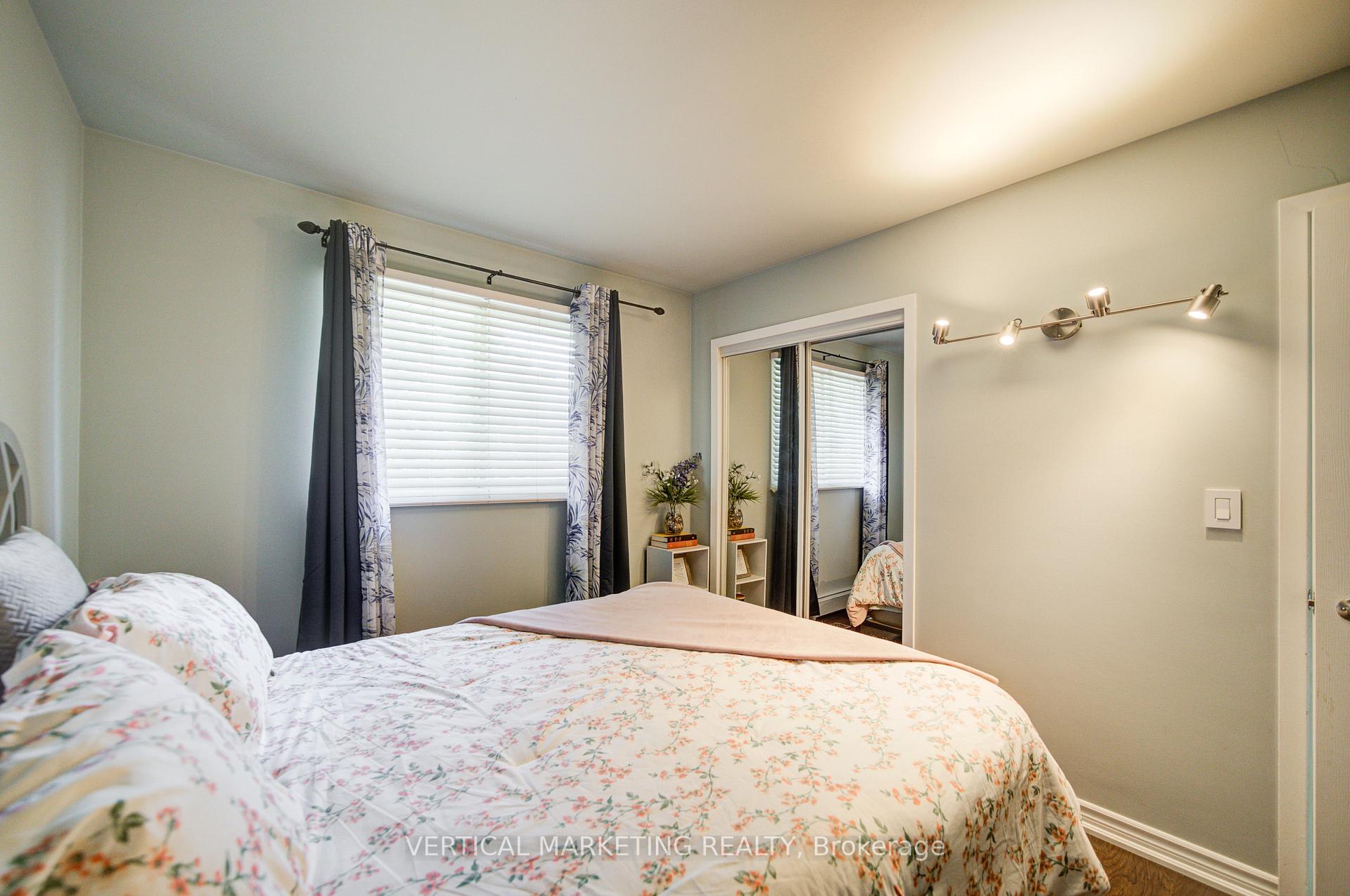 Photo 25 of 10 Crabapple Court, Brantford, Fairview - Brantford — HOMEH