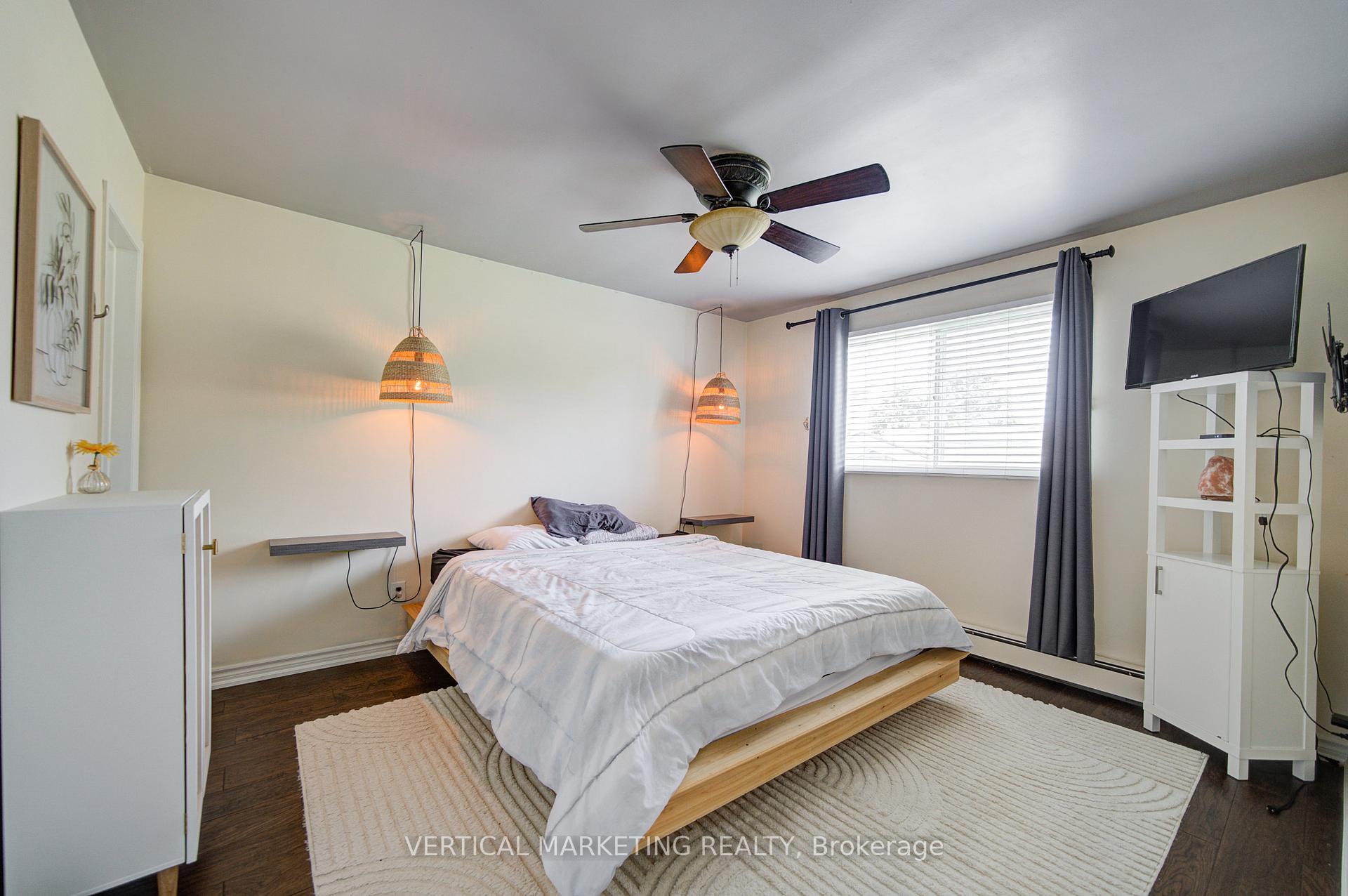 Photo 26 of 10 Crabapple Court, Brantford, Fairview - Brantford — HOMEH