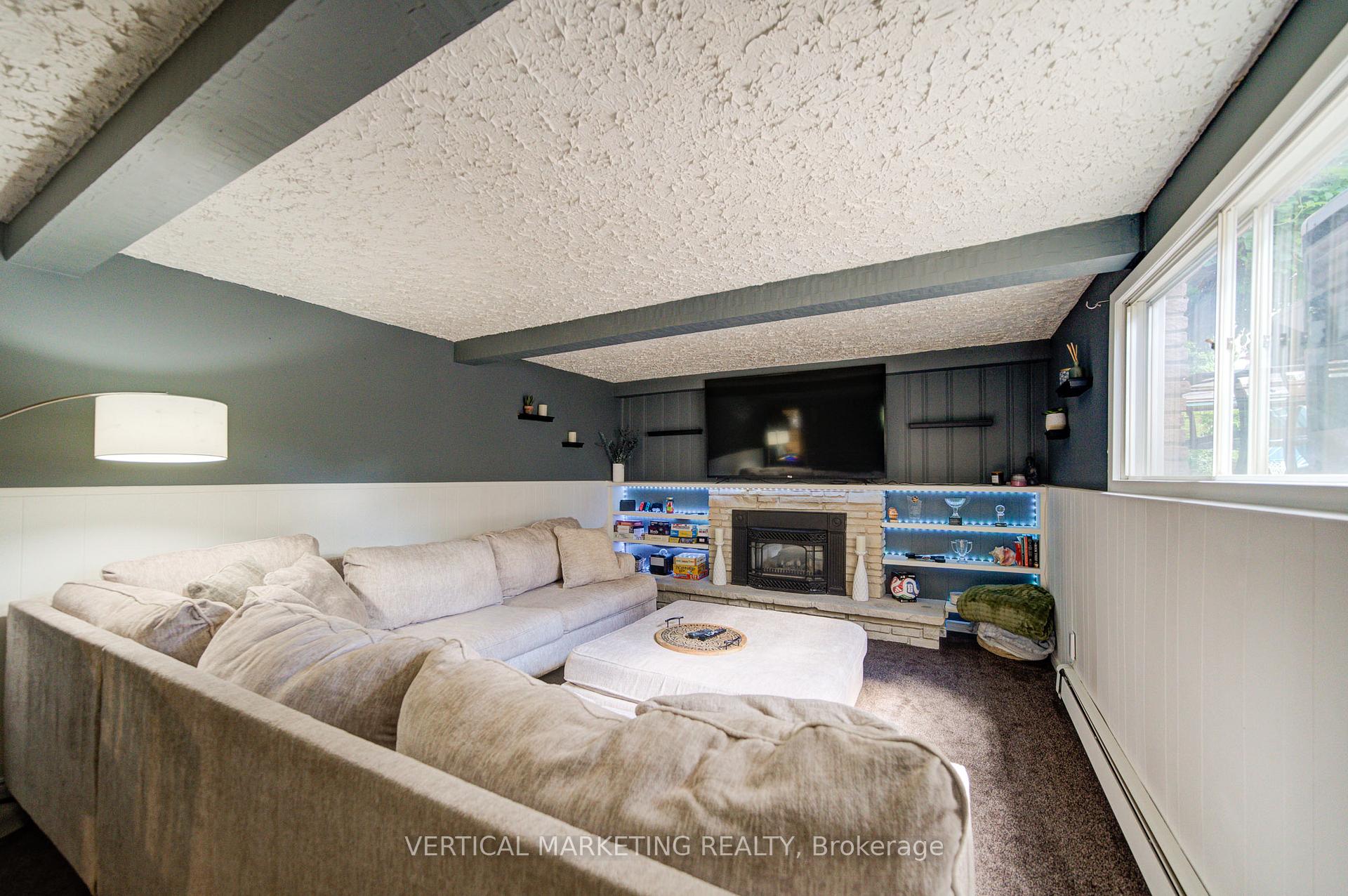 Photo 36 of 10 Crabapple Court, Brantford, Fairview - Brantford — HOMEH