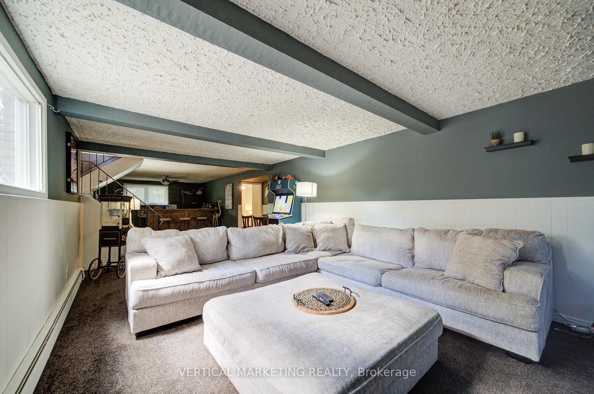 Photo 38 of 10 Crabapple Court, Brantford, Fairview - Brantford — HOMEH