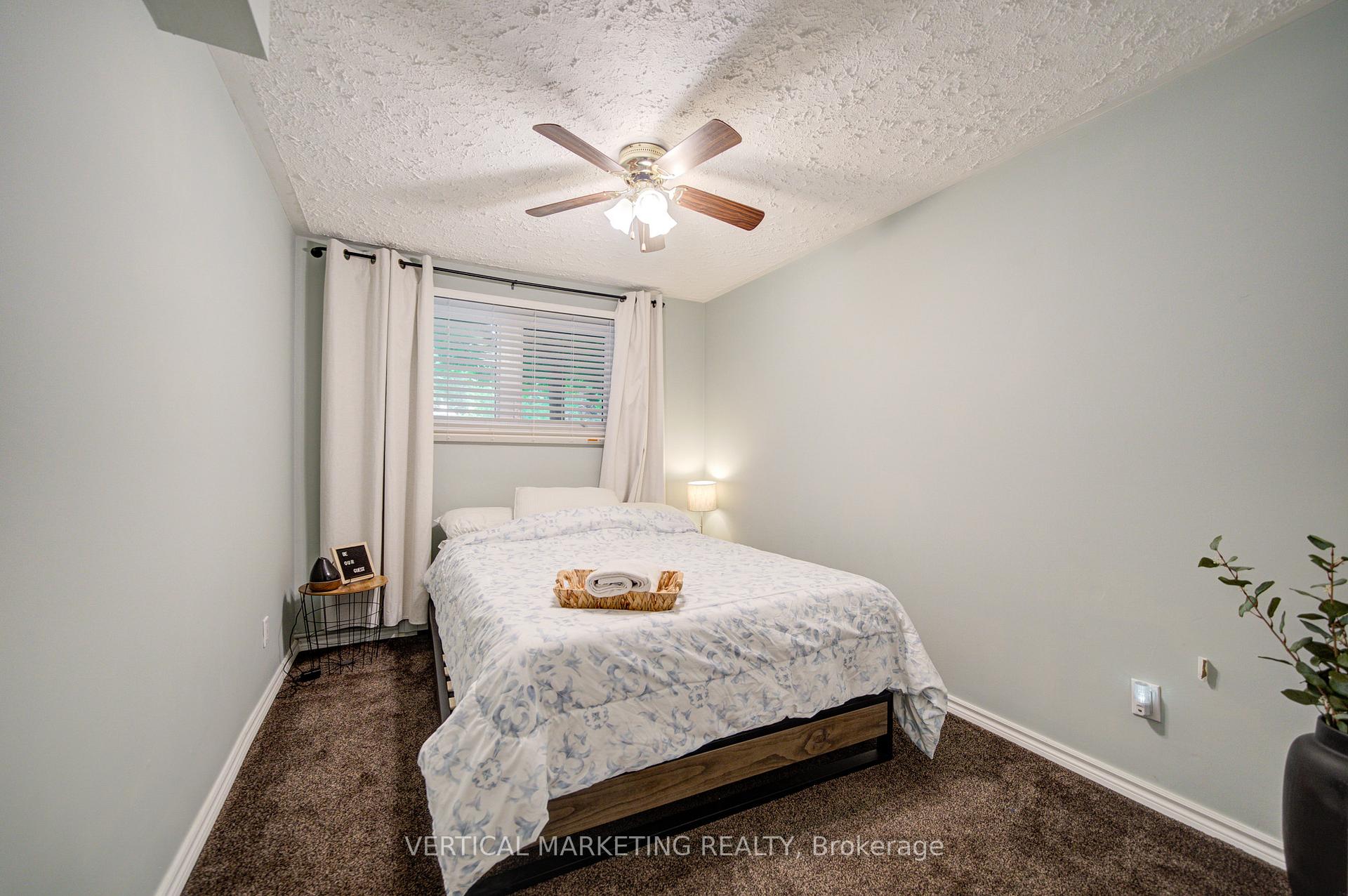 Photo 40 of 10 Crabapple Court, Brantford, Fairview - Brantford — HOMEH