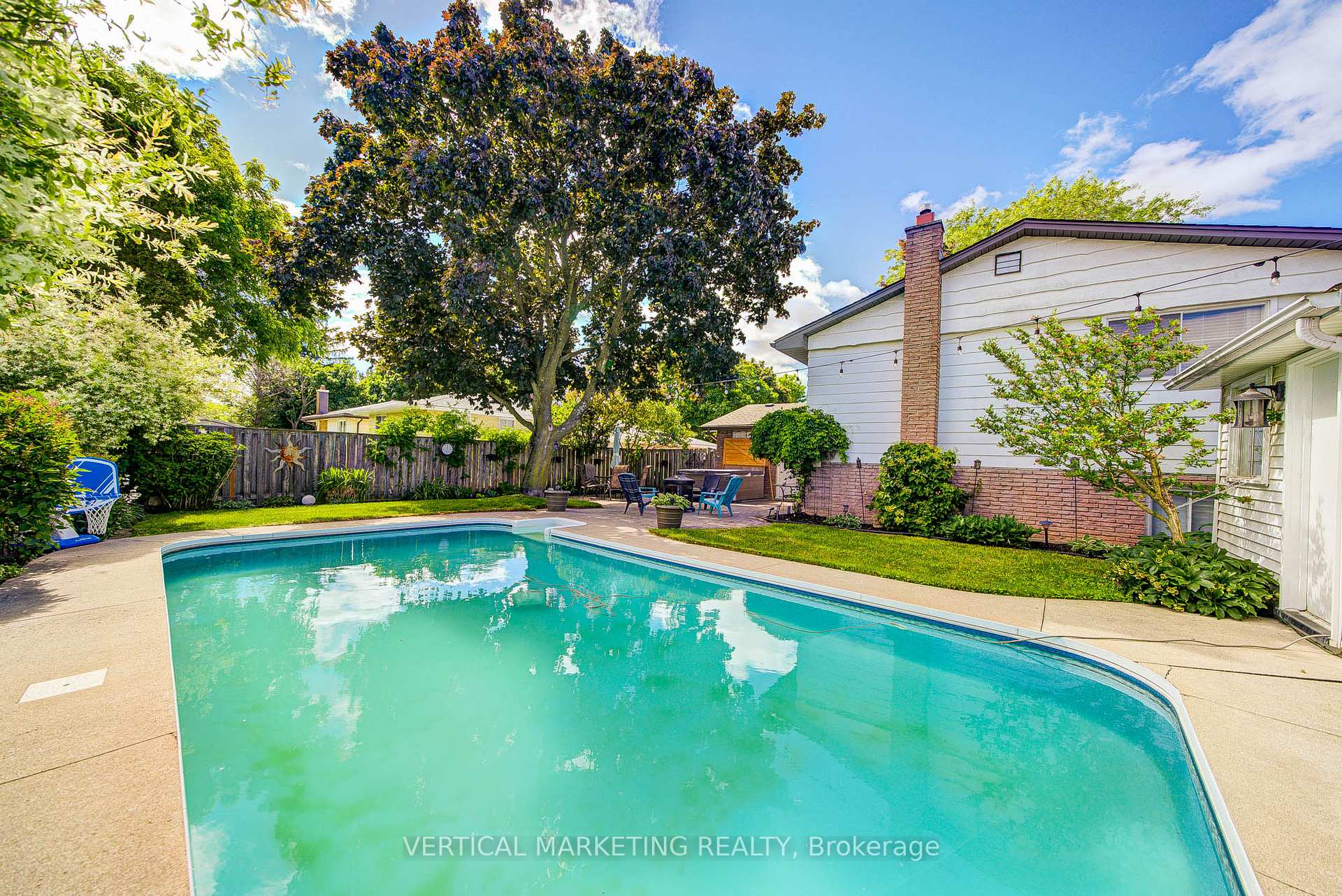 Photo 46 of 10 Crabapple Court, Brantford, Fairview - Brantford — HOMEH