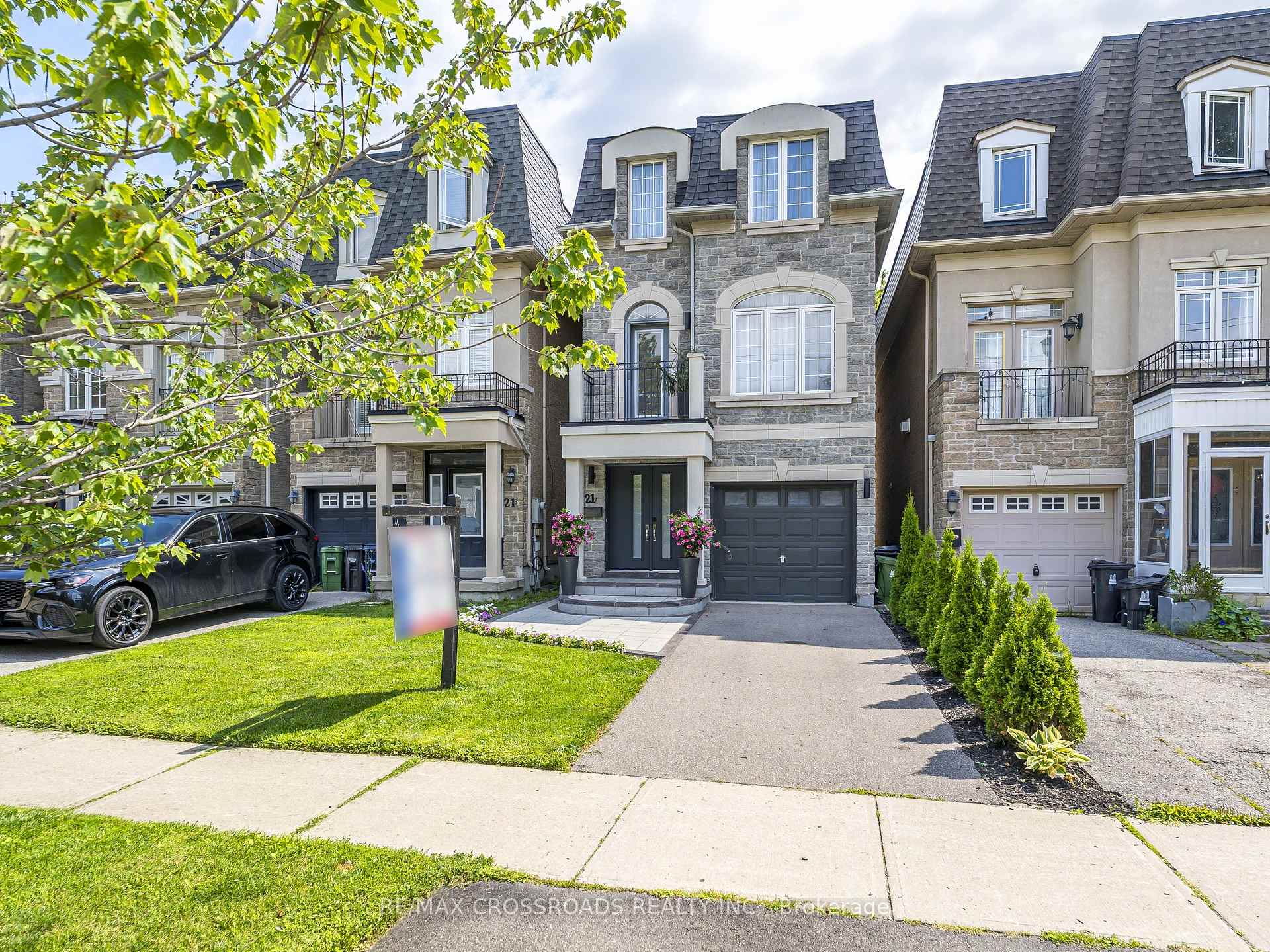 Photo 1 of 21A Brian Drive, North York, Pleasant View — HOMEH