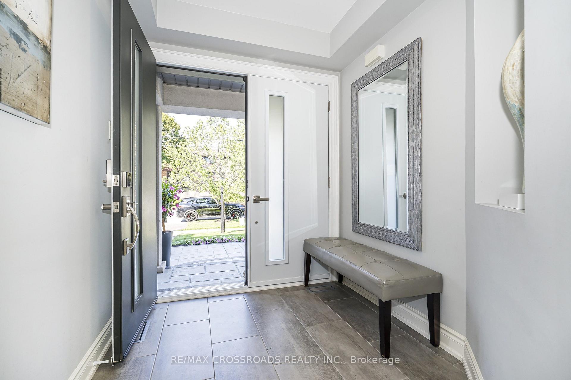 Photo 2 of 21A Brian Drive, North York, Pleasant View — HOMEH