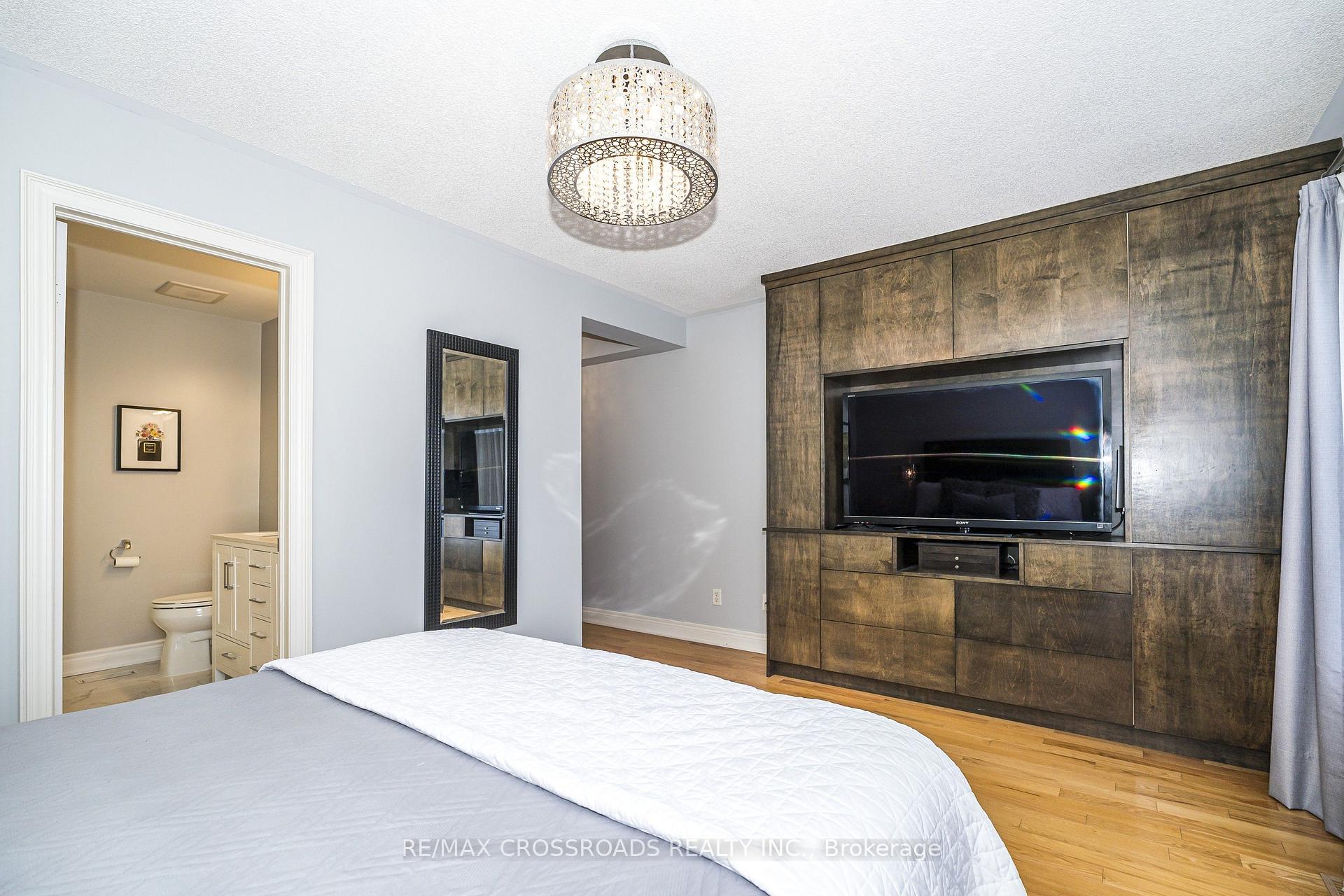 Photo 33 of 21A Brian Drive, North York, Pleasant View — HOMEH