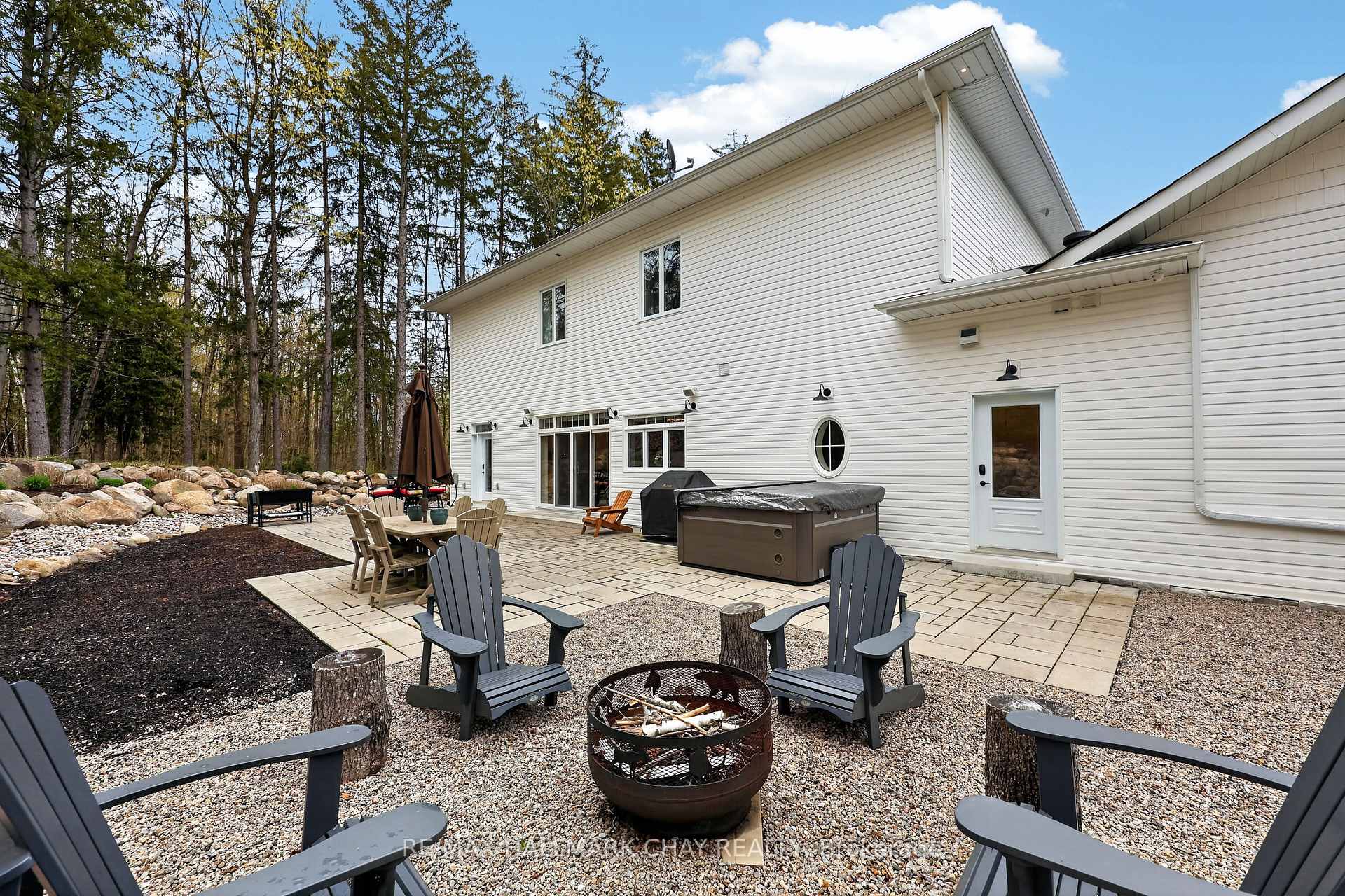 Photo 11 of 6 Forrester Road, Oro-Medonte, Rural Oro-Medonte — HOMEH