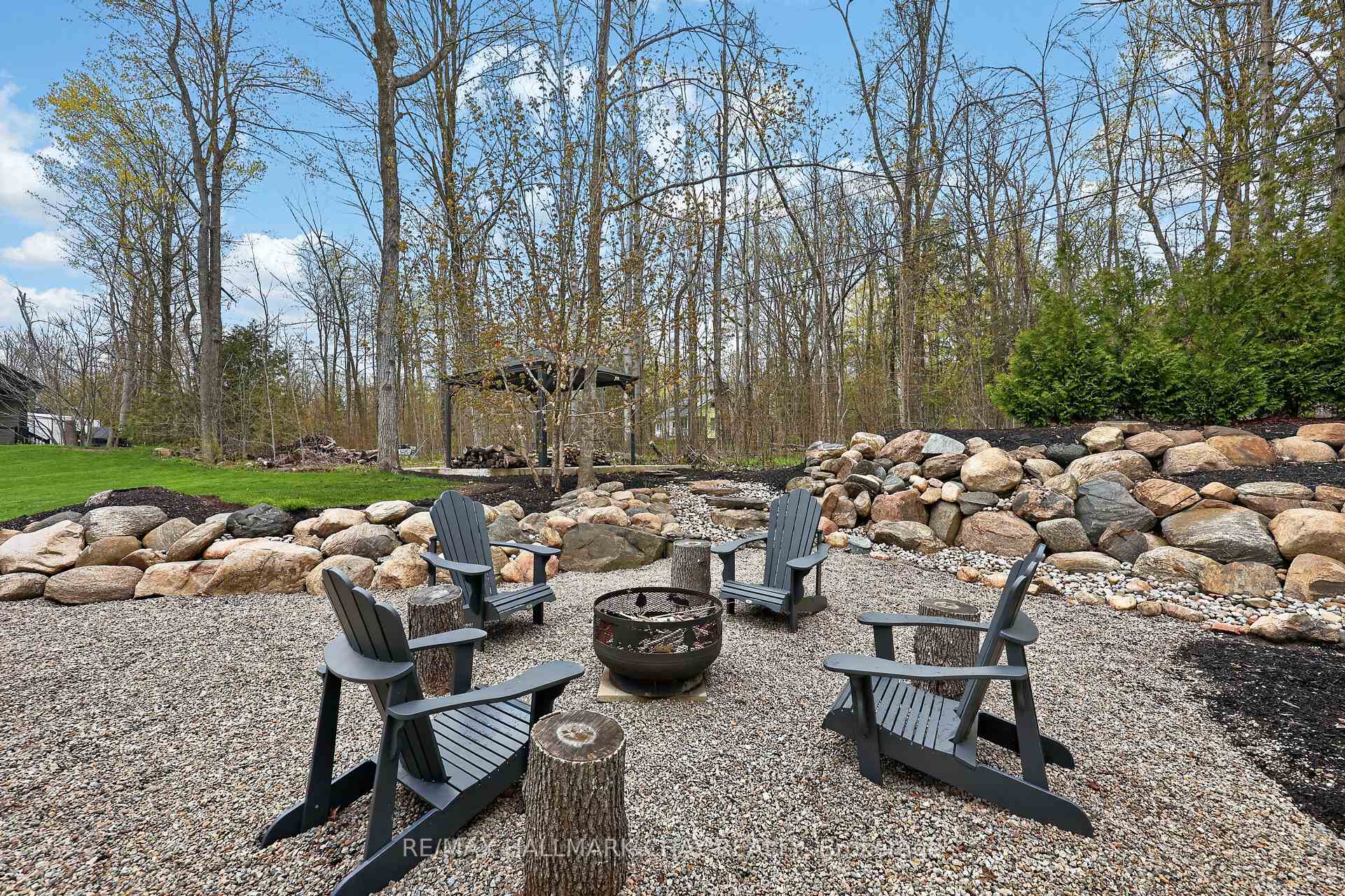 Photo 12 of 6 Forrester Road, Oro-Medonte, Rural Oro-Medonte — HOMEH