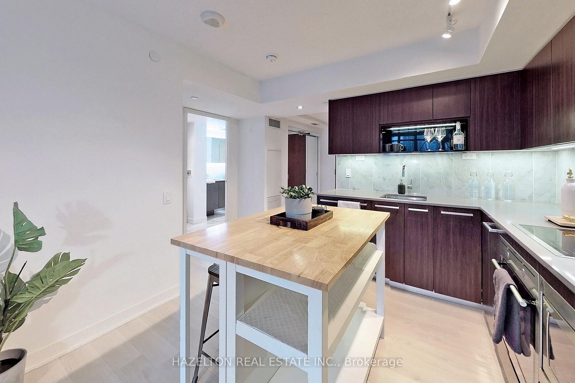 Photo 12 of Unit 2510, 70 Queens Wharf Road, Toronto, Waterfront Communities — HOMEH