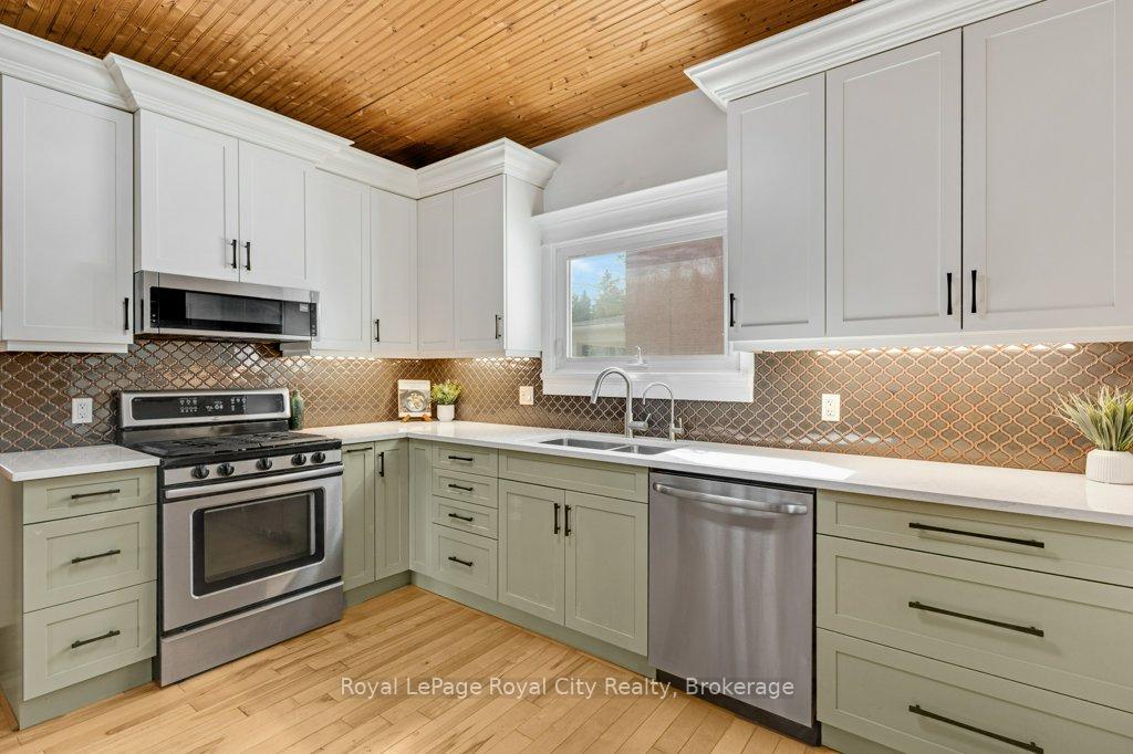 Photo 2 of 9 Wilbur Street N, Halton Hills, Acton — HOMEH