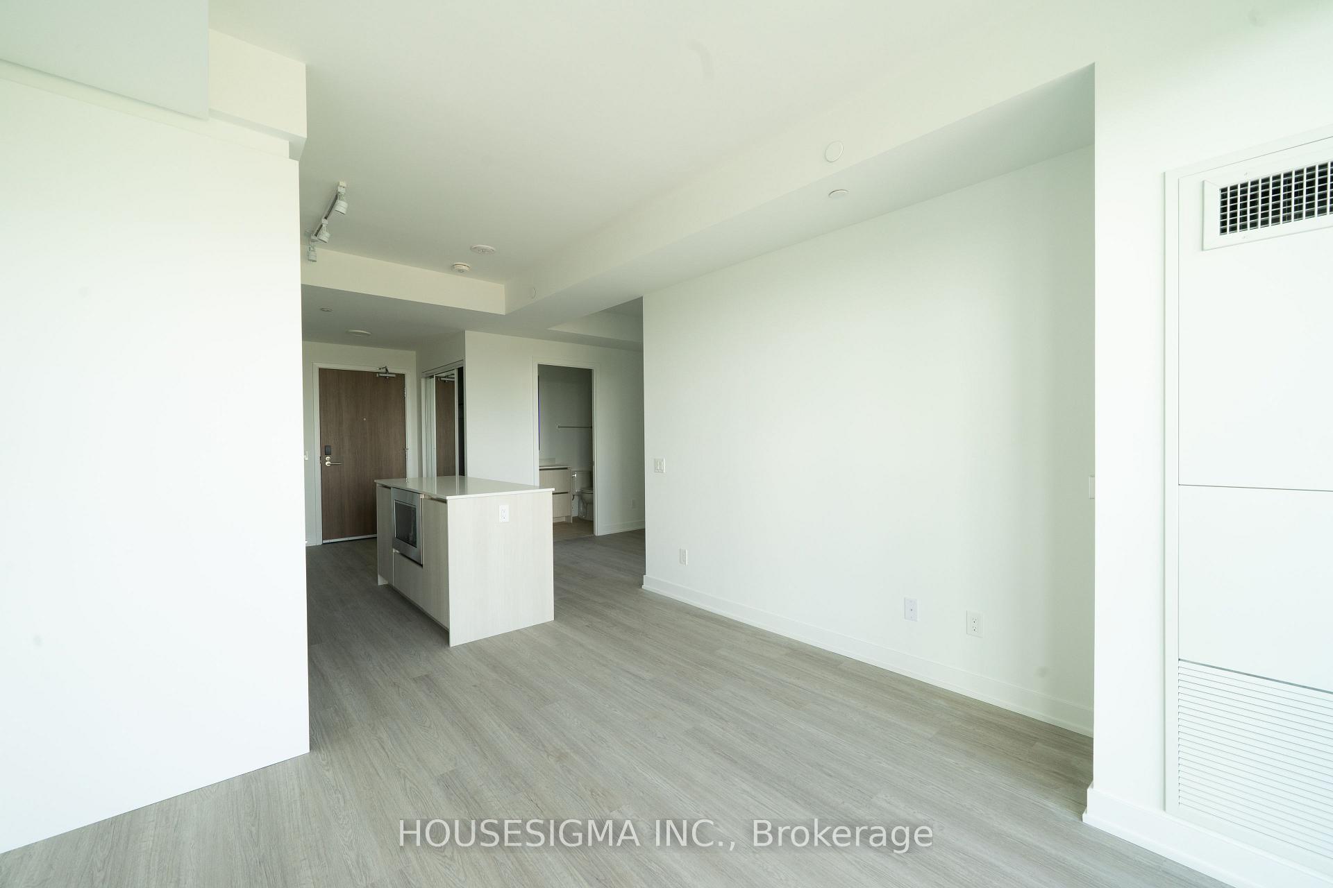 Photo 8 of Unit 820, 8188 Yonge Street, Vaughan, Uplands — HOMEH