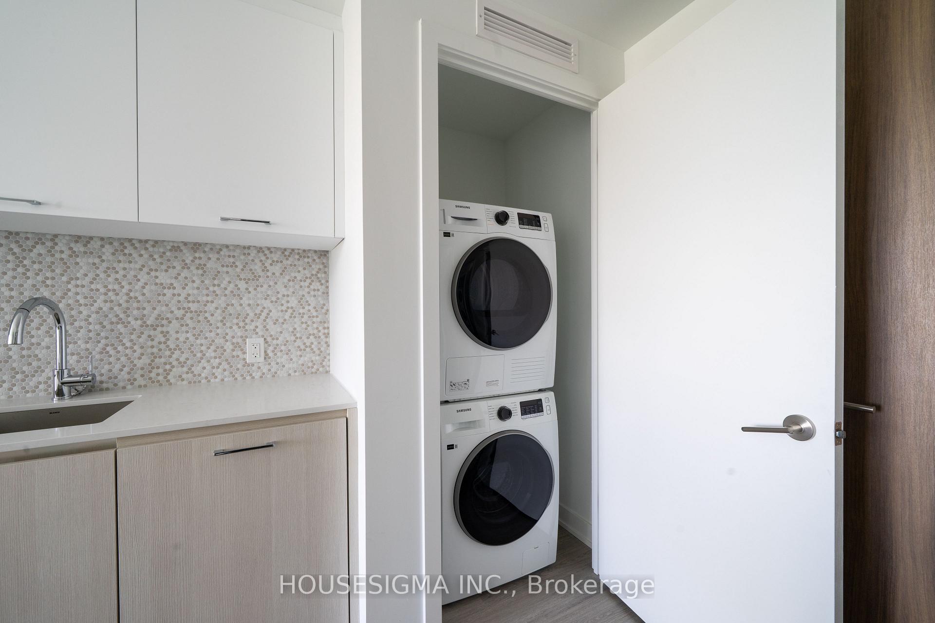 Photo 10 of Unit 820, 8188 Yonge Street, Vaughan, Uplands — HOMEH