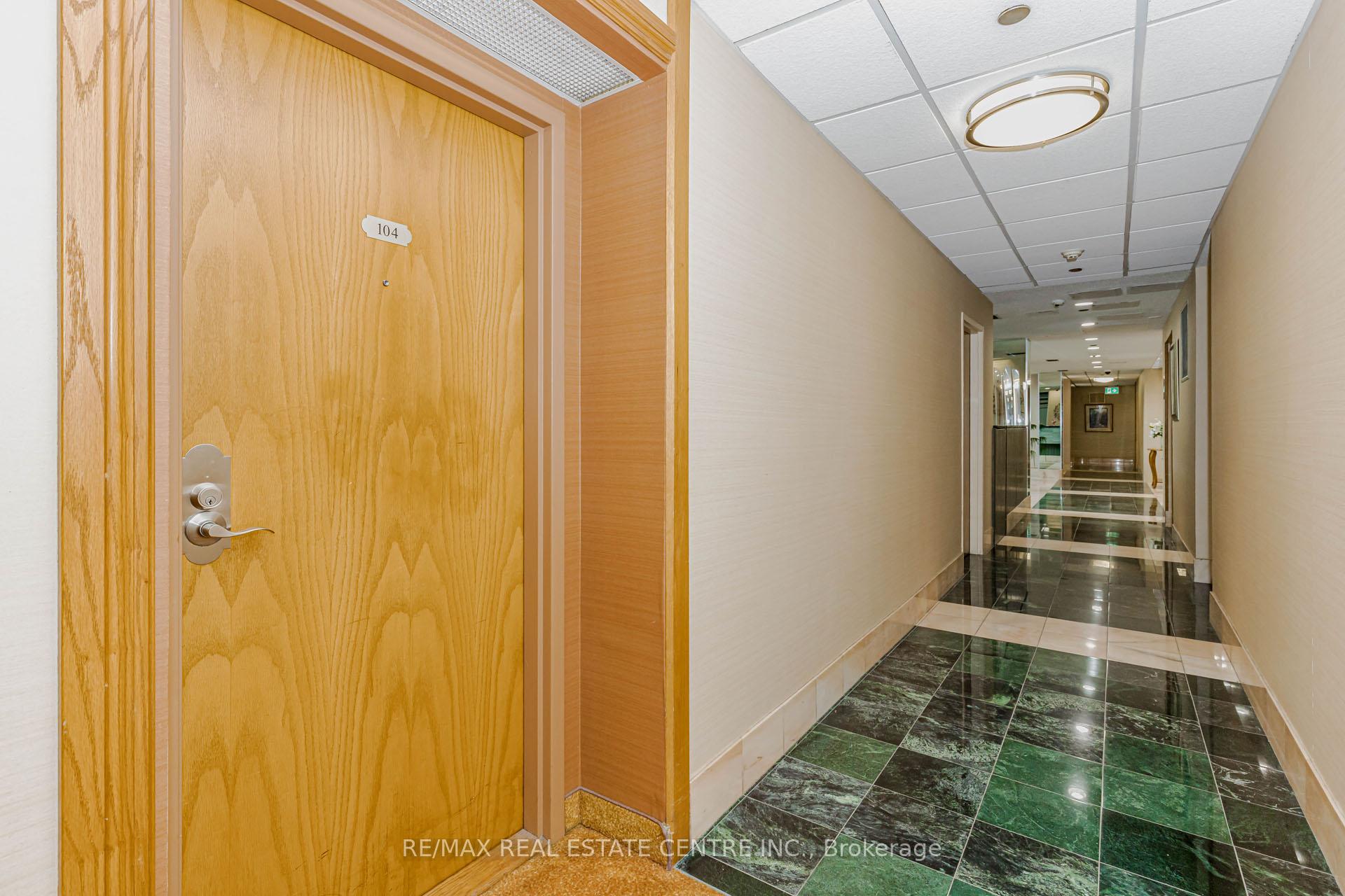 Photo 6 of Unit 104, 310 Mill Street S, Brampton, Brampton South — HOMEH