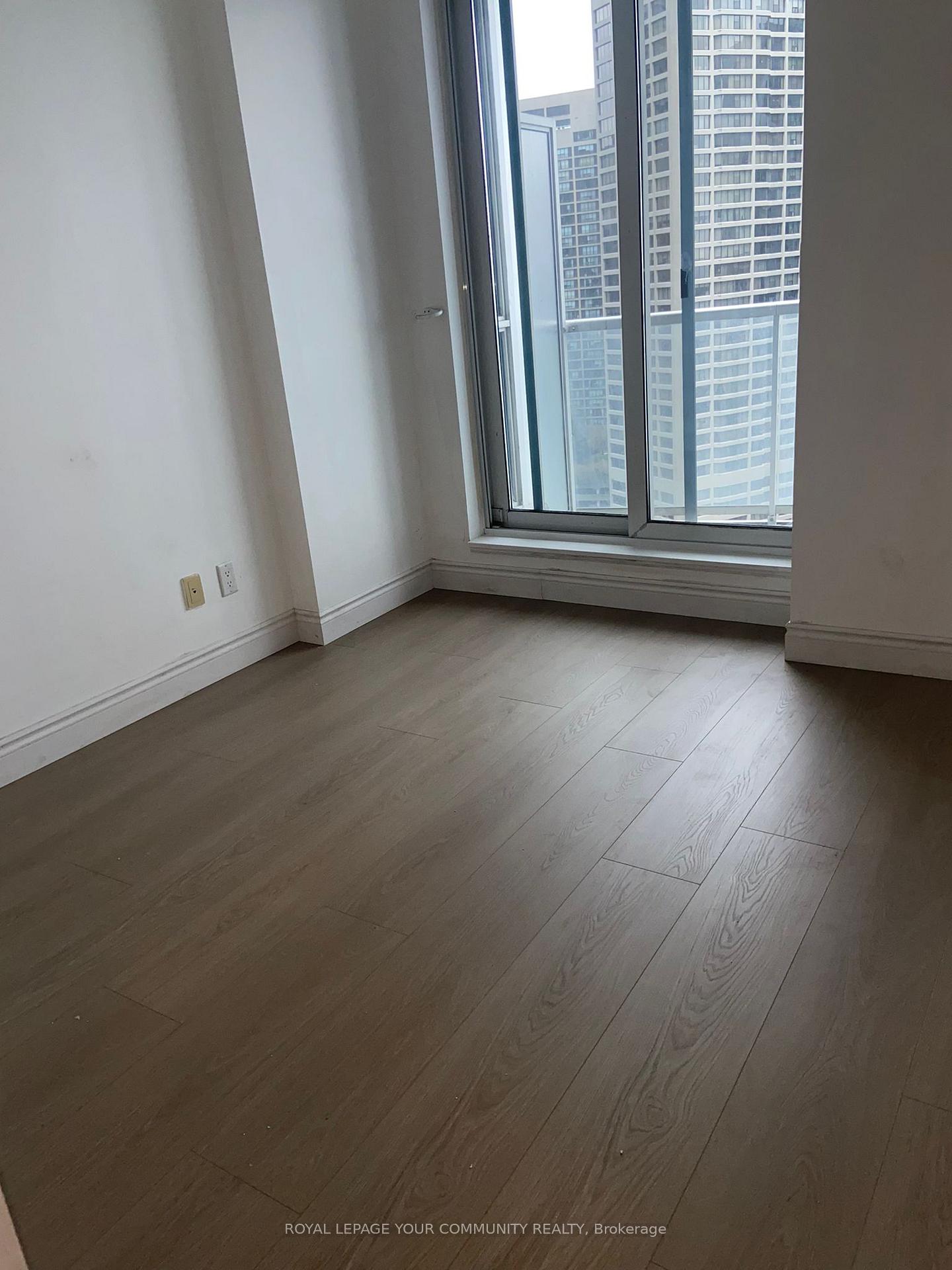 Photo 4 of Unit 2206, 8 York Street, Toronto, Waterfront Communities — HOMEH