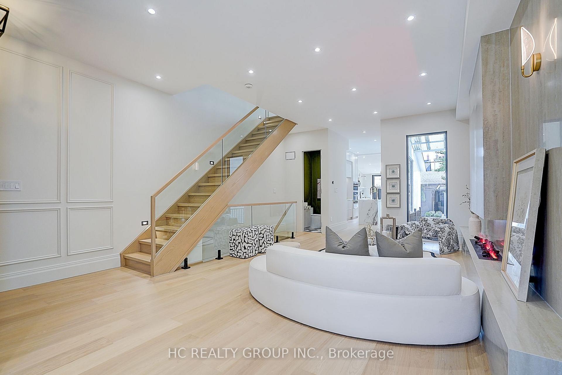 Photo 6 of 385 Manning Avenue, Toronto, Palmerston-Little Italy — HOMEH