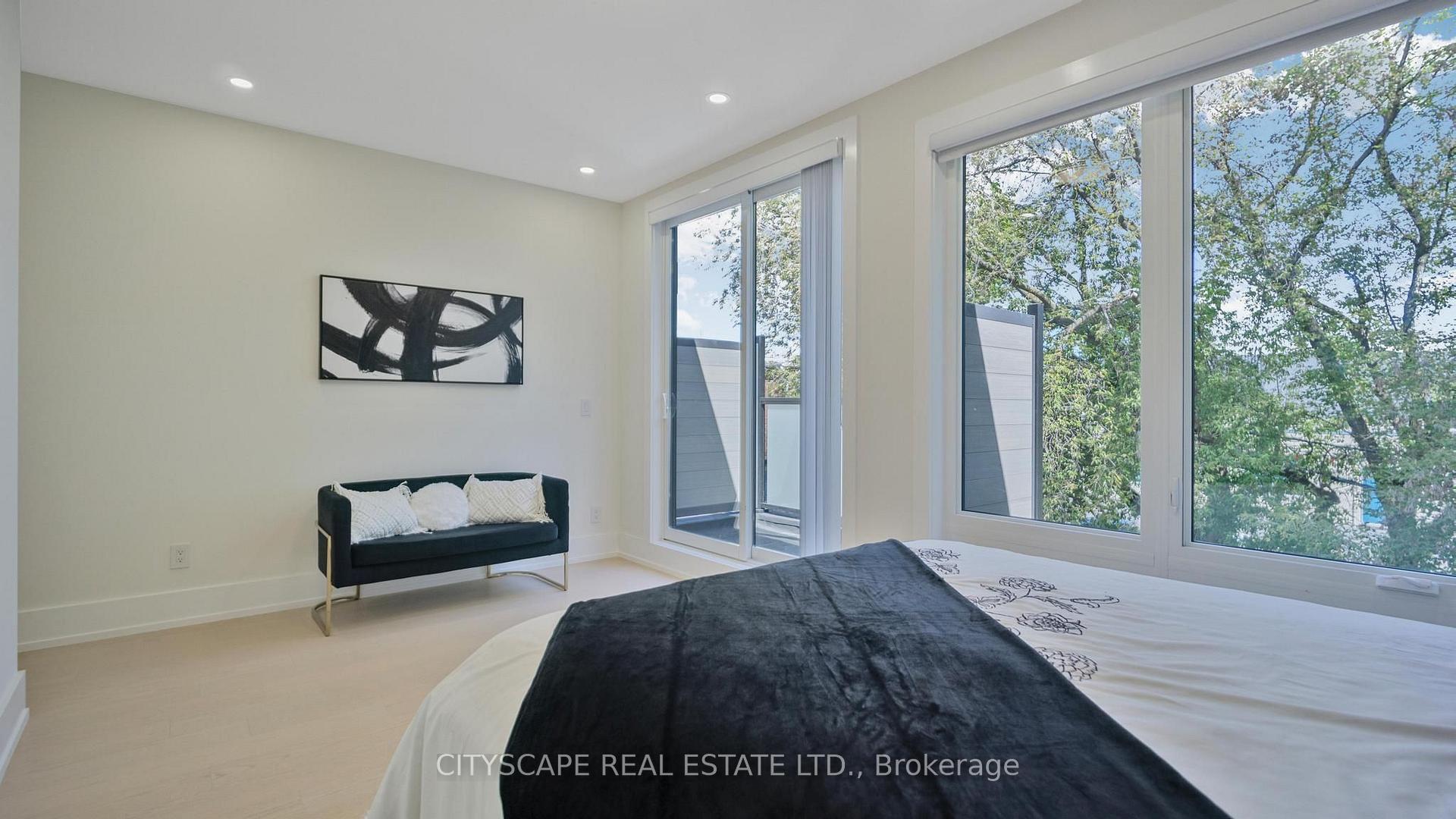 Photo 17 of 39 Kenworthy Avenue, Scarborough, Oakridge — HOMEH