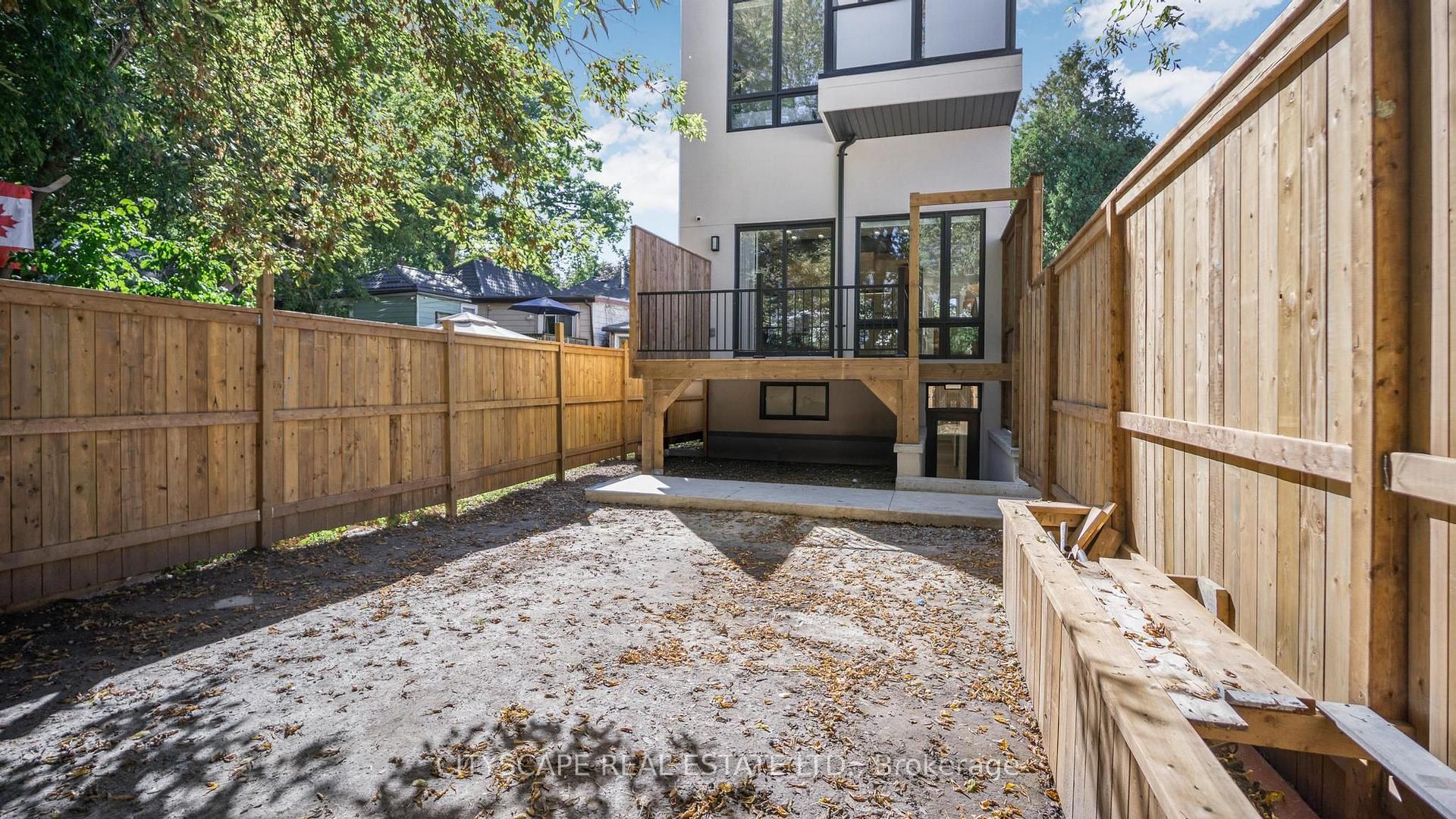Photo 27 of 39 Kenworthy Avenue, Scarborough, Oakridge — HOMEH