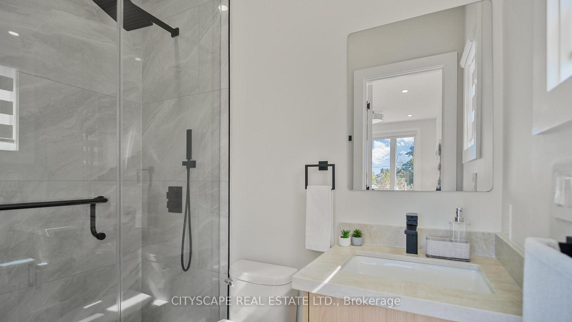 Photo 37 of 39 Kenworthy Avenue, Scarborough, Oakridge — HOMEH