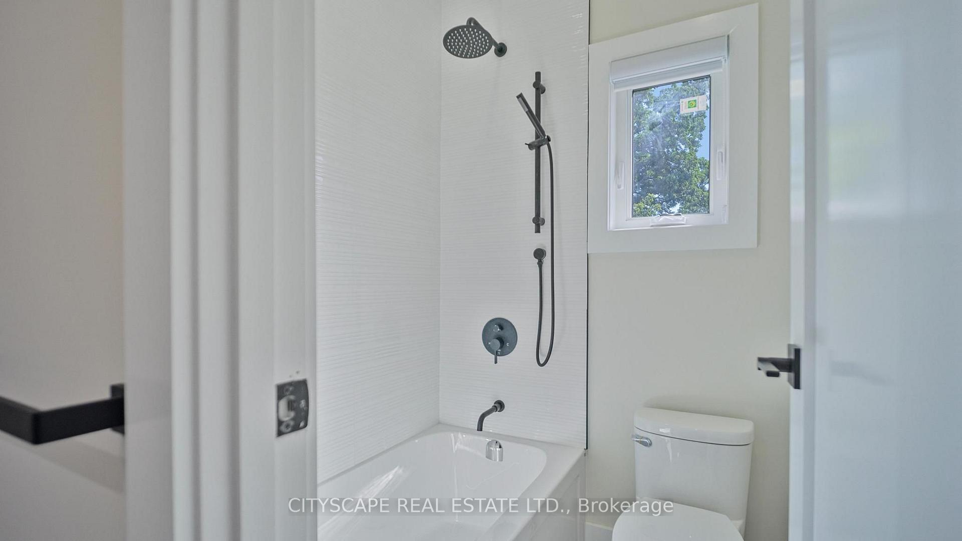 Photo 38 of 39 Kenworthy Avenue, Scarborough, Oakridge — HOMEH