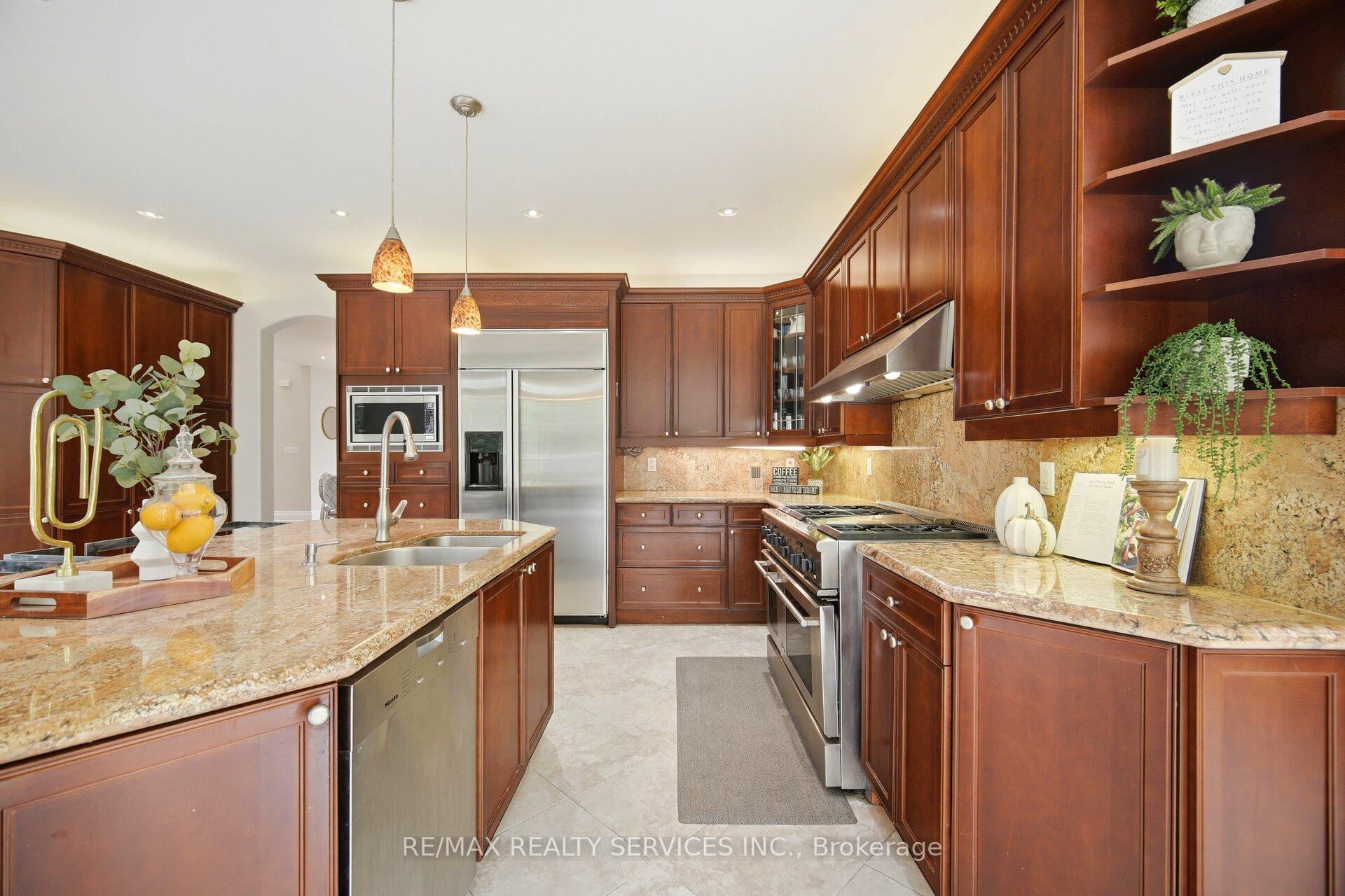 Photo 16 of 3 Valley Hill Drive, Caledon, Palgrave — HOMEH