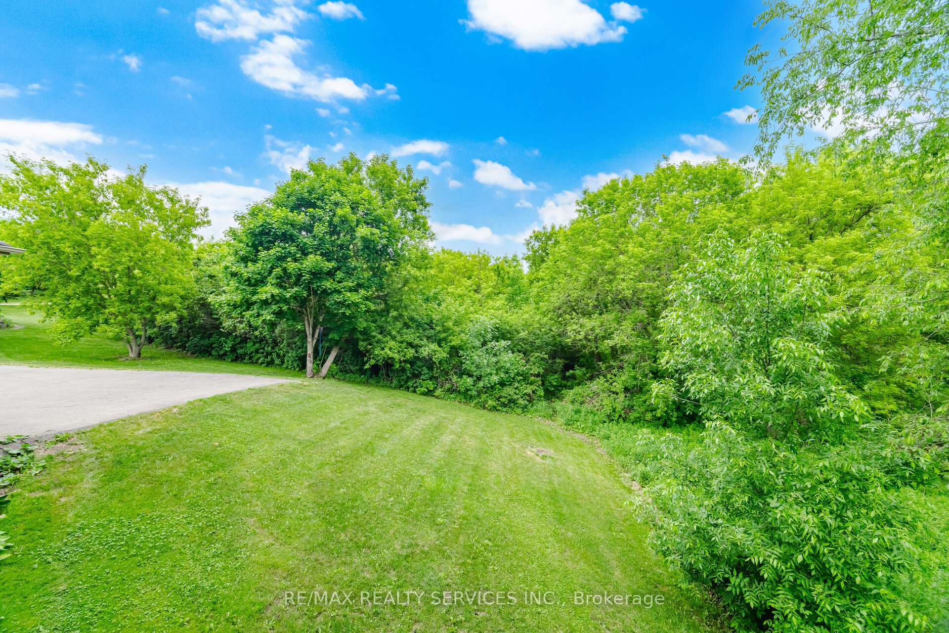 Photo 43 of 3 Valley Hill Drive, Caledon, Palgrave — HOMEH