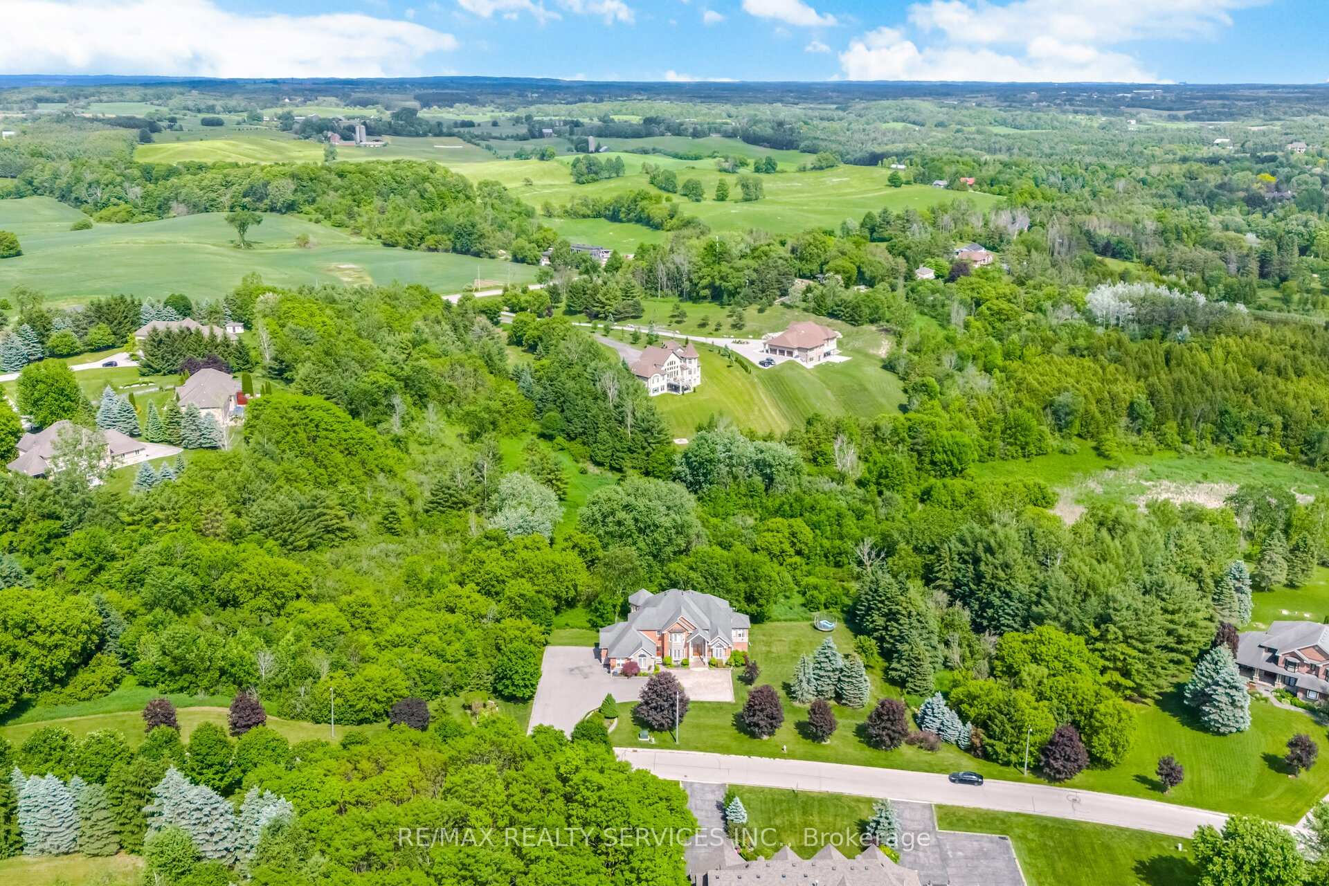 Photo 48 of 3 Valley Hill Drive, Caledon, Palgrave — HOMEH