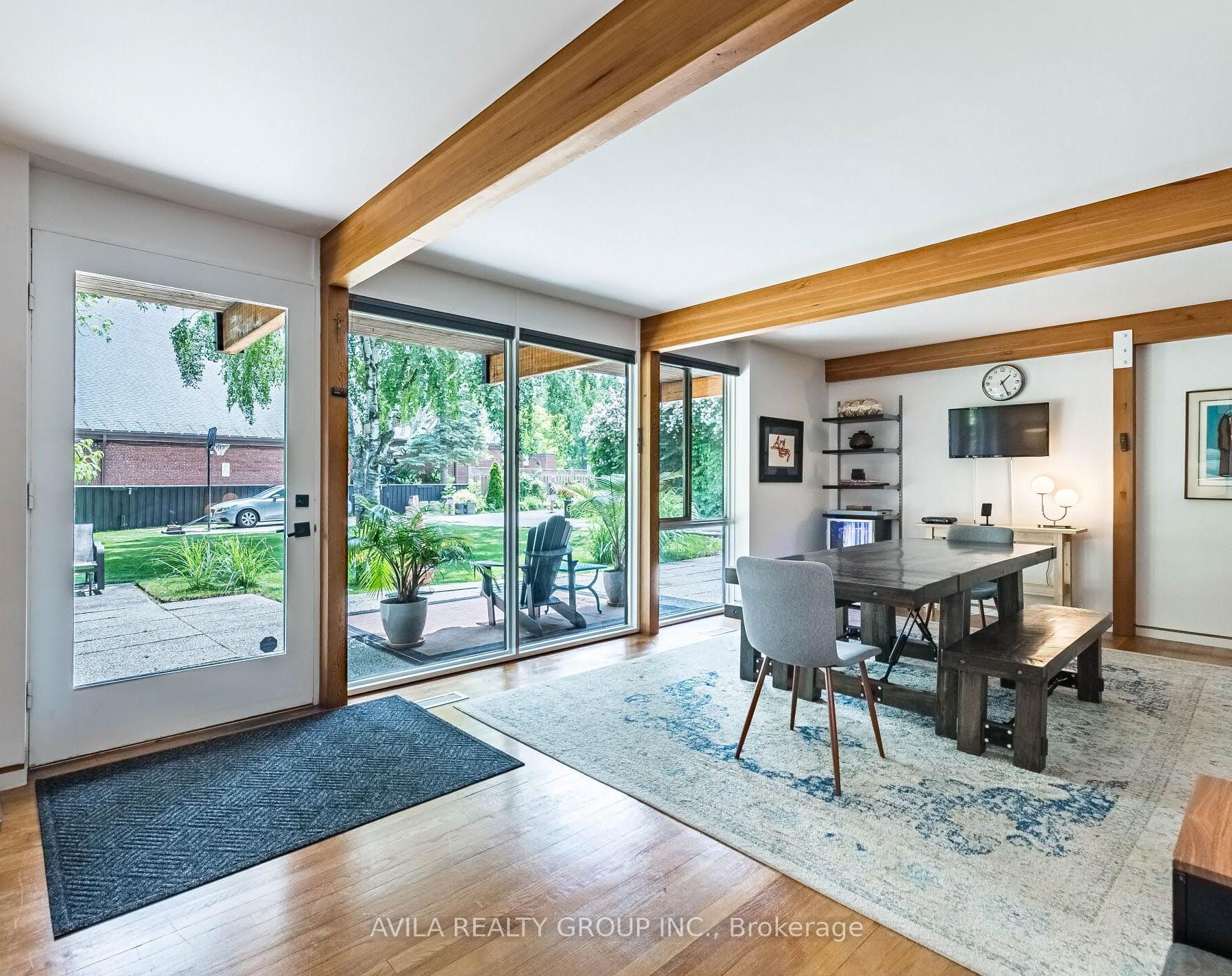 Photo 5 of 12 Woodbrook Drive, Brampton, Downtown Brampton — HOMEH