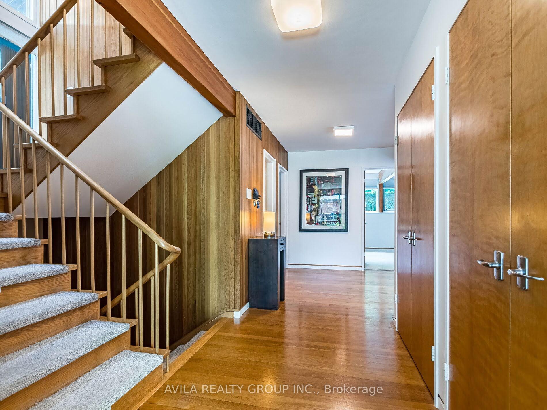 Photo 7 of 12 Woodbrook Drive, Brampton, Downtown Brampton — HOMEH