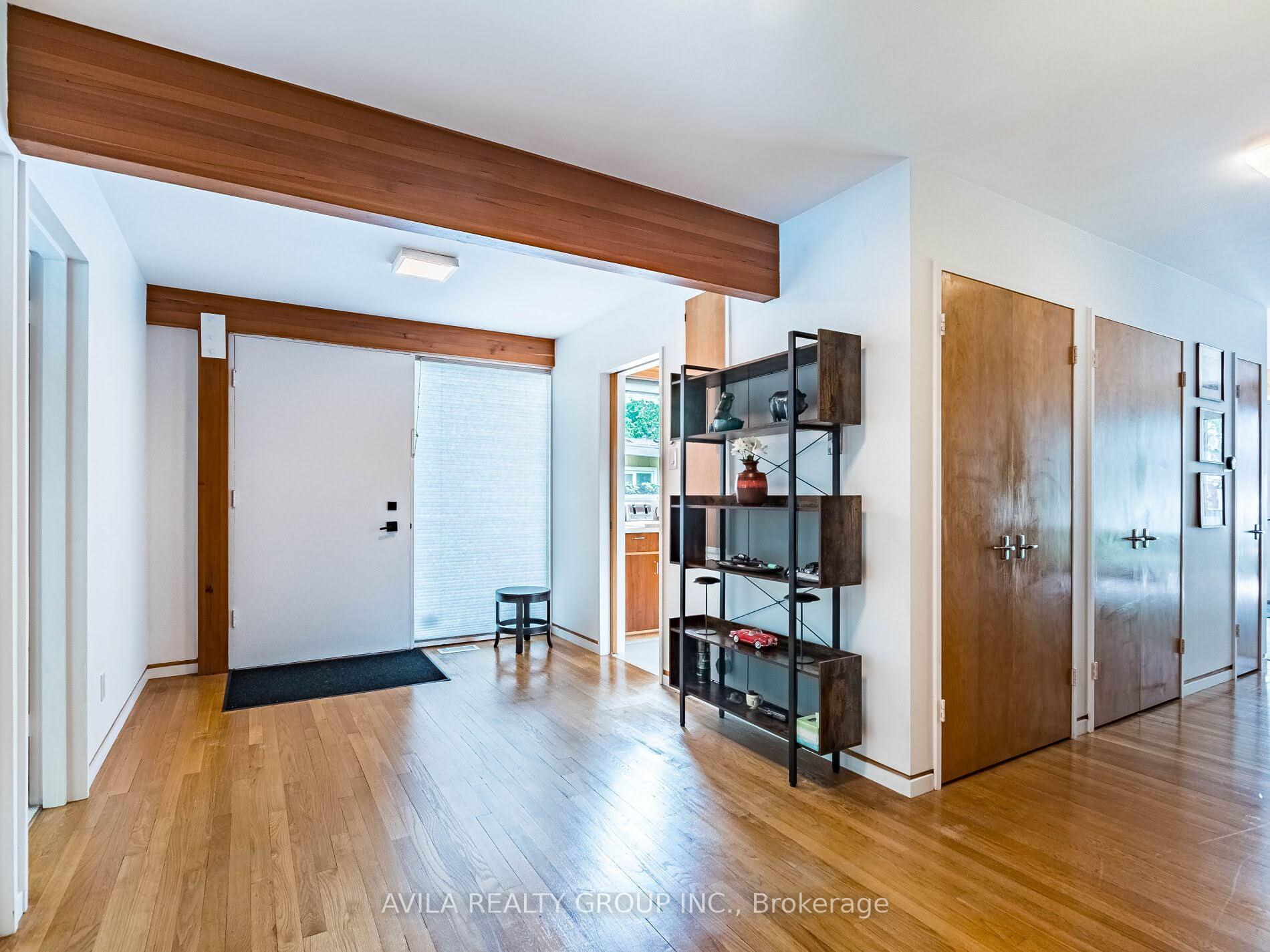 Photo 13 of 12 Woodbrook Drive, Brampton, Downtown Brampton — HOMEH
