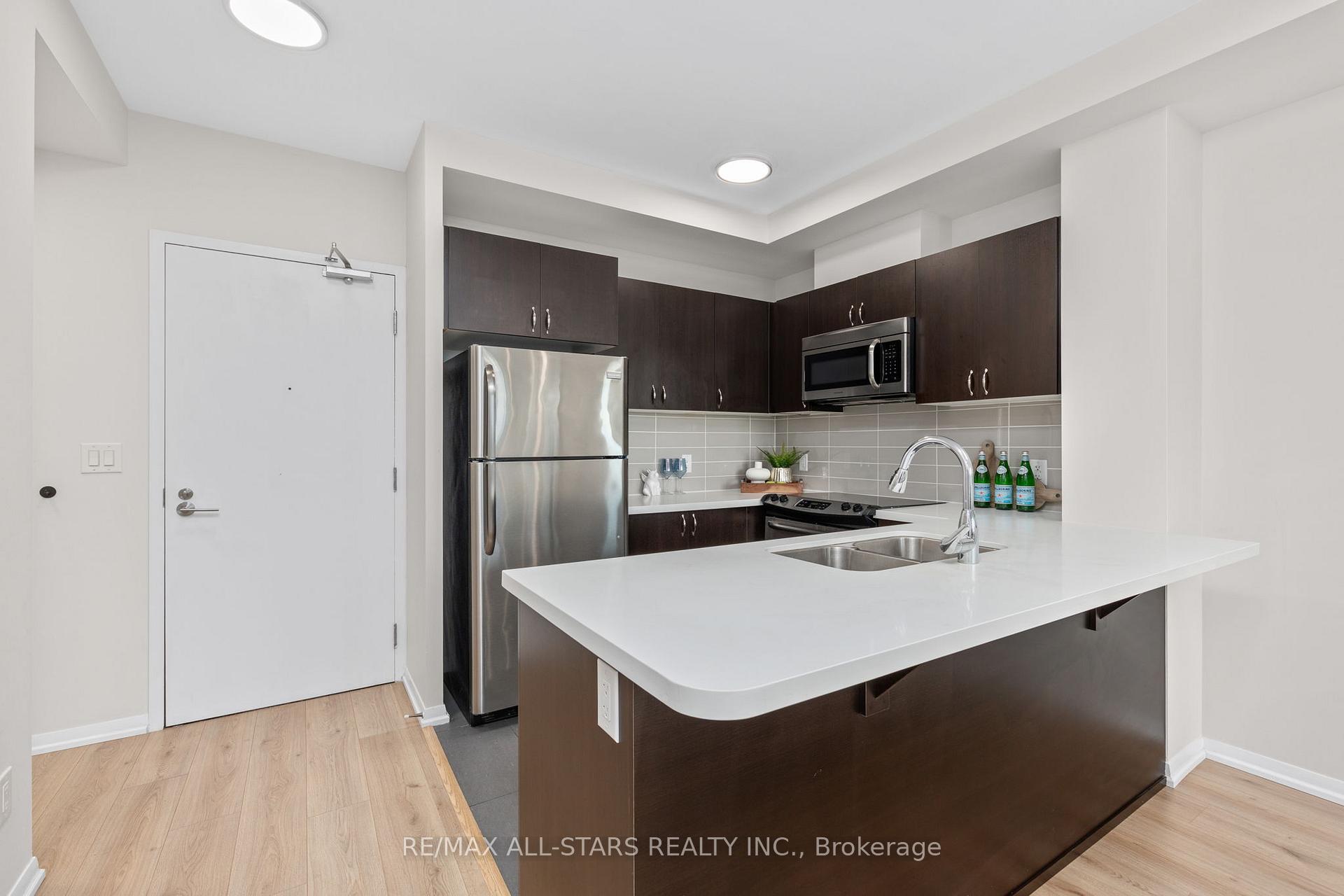 Photo 3 of Unit 713, 540 Bur Oak Avenue, Markham, Berczy — HOMEH