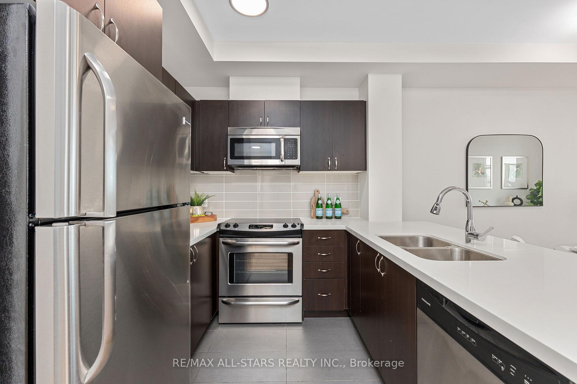 Photo 4 of Unit 713, 540 Bur Oak Avenue, Markham, Berczy — HOMEH