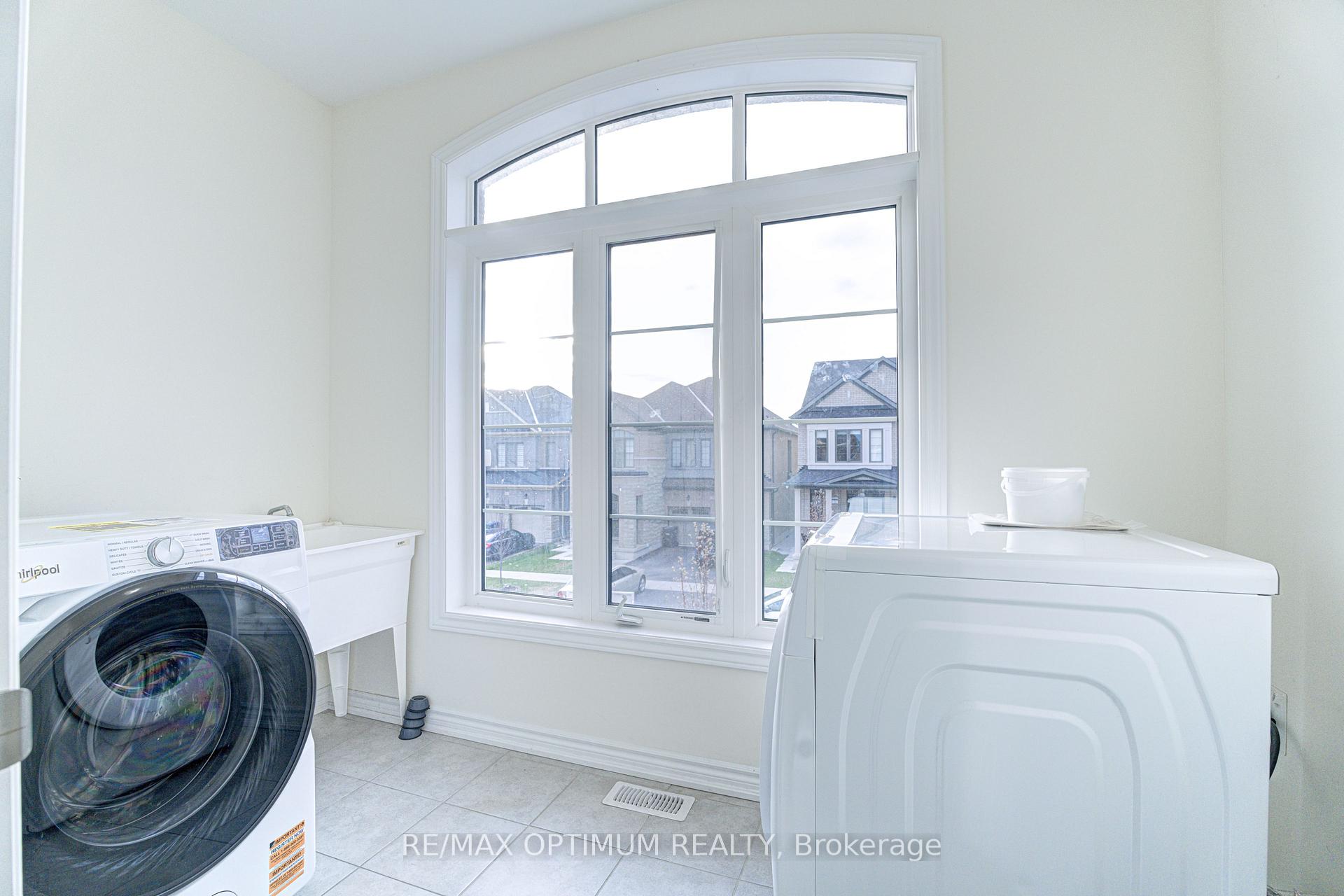 Photo 36 of 46 Eastman Drive, Brampton, Credit Valley — HOMEH