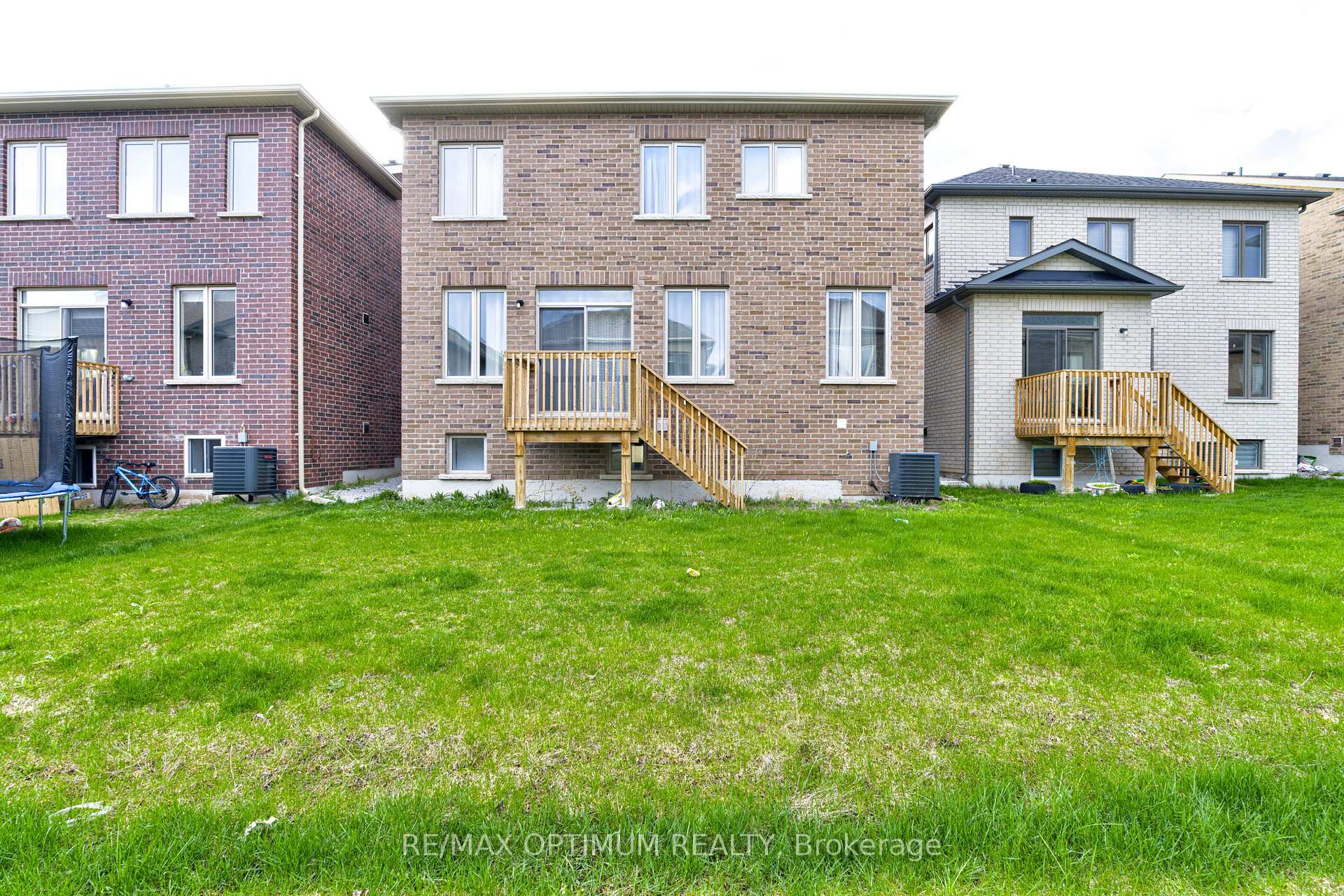 Photo 48 of 46 Eastman Drive, Brampton, Credit Valley — HOMEH