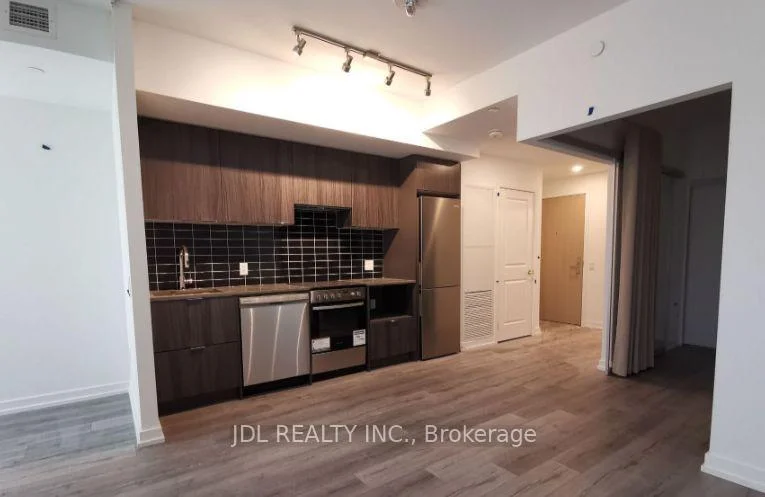 Front of Unit 5101, 395 Bloor Street E