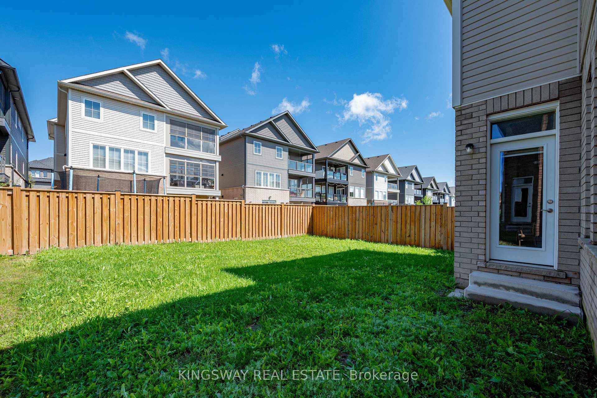 Photo 36 of 101 York Drive, Peterborough, Monaghan Ward 2 — HOMEH