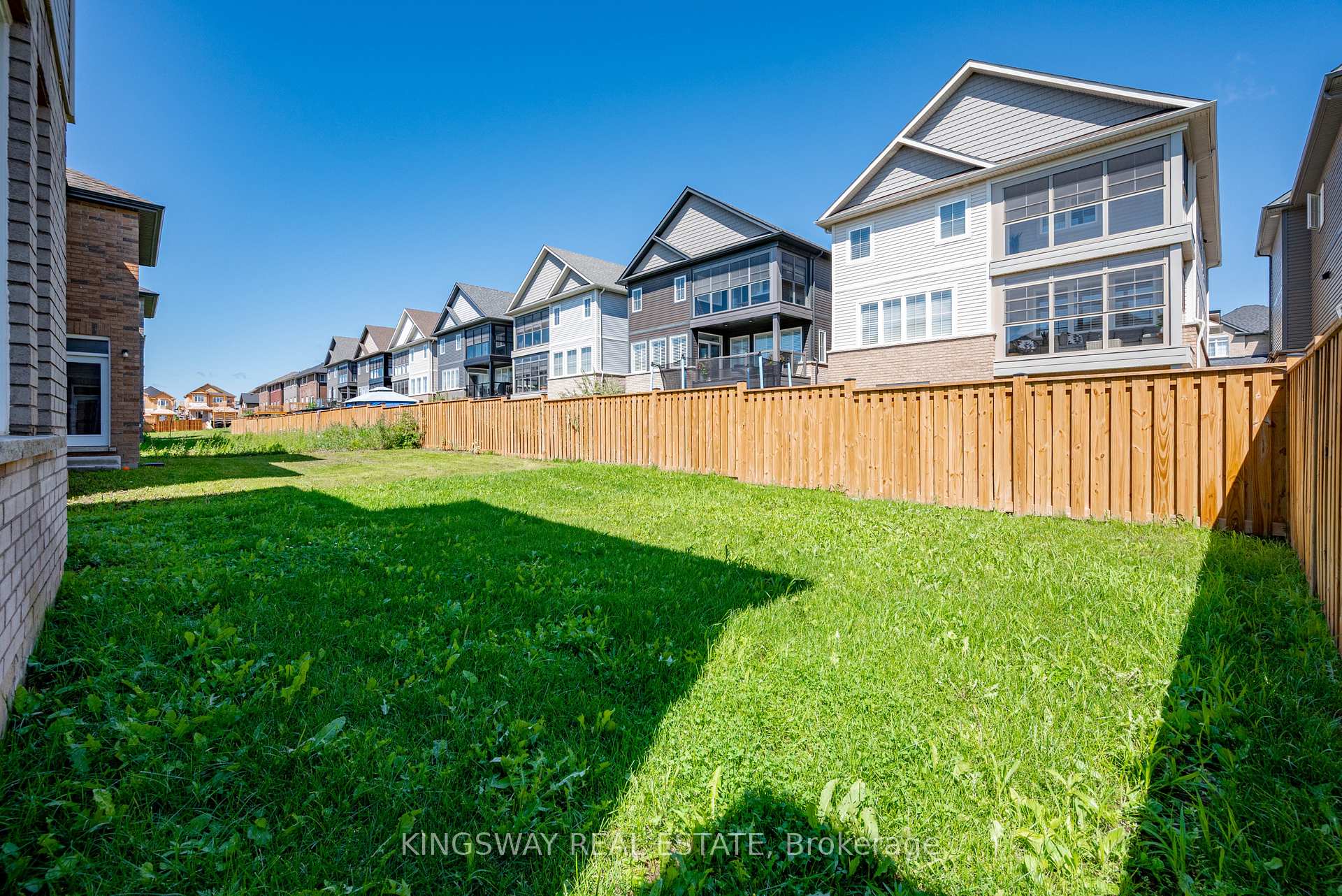 Photo 37 of 101 York Drive, Peterborough, Monaghan Ward 2 — HOMEH