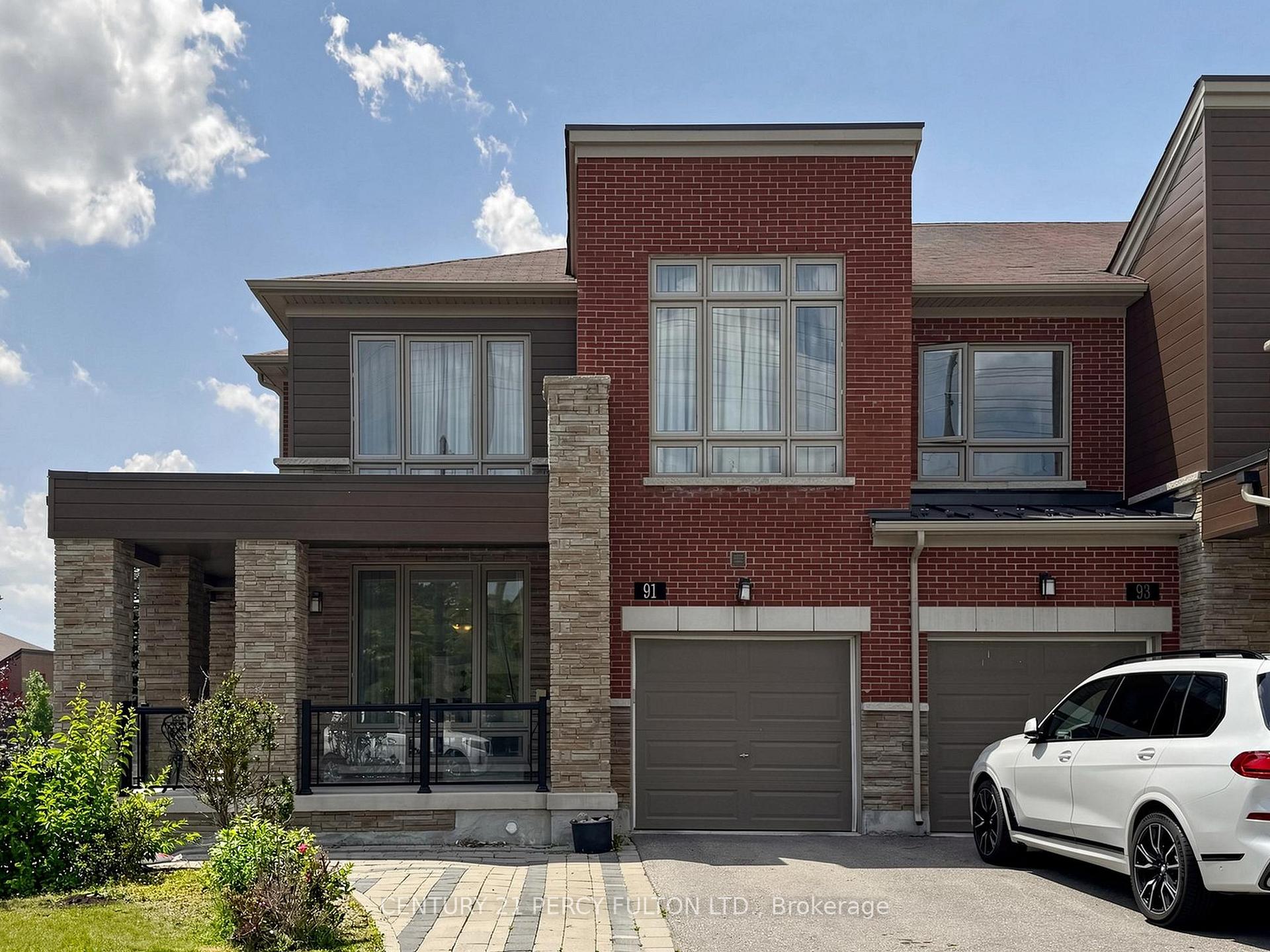 Photo 5 of 91 Badgerow Way, Aurora, Rural Aurora — HOMEH