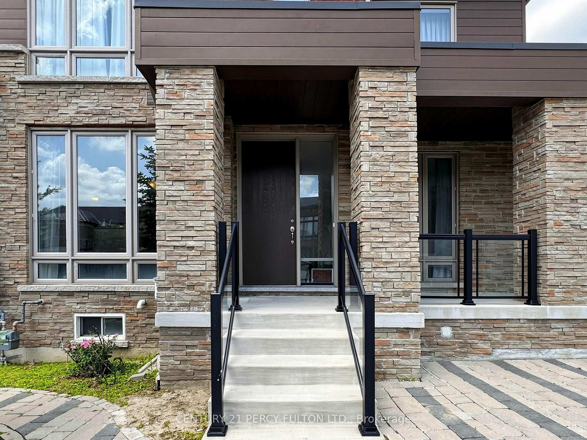 Photo 7 of 91 Badgerow Way, Aurora, Rural Aurora — HOMEH