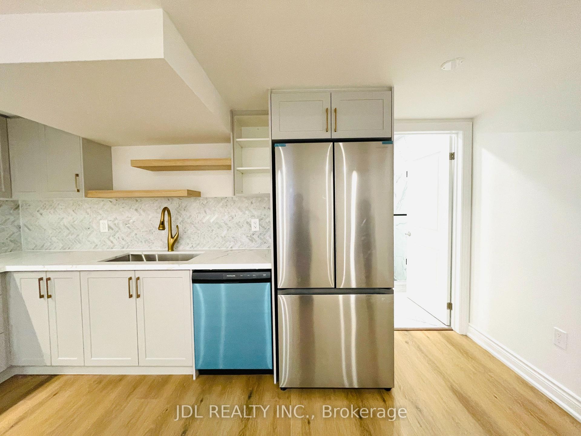 Photo 8 of Unit Unit 2, 8 Tascona Court, Barrie, Little Lake — HOMEH