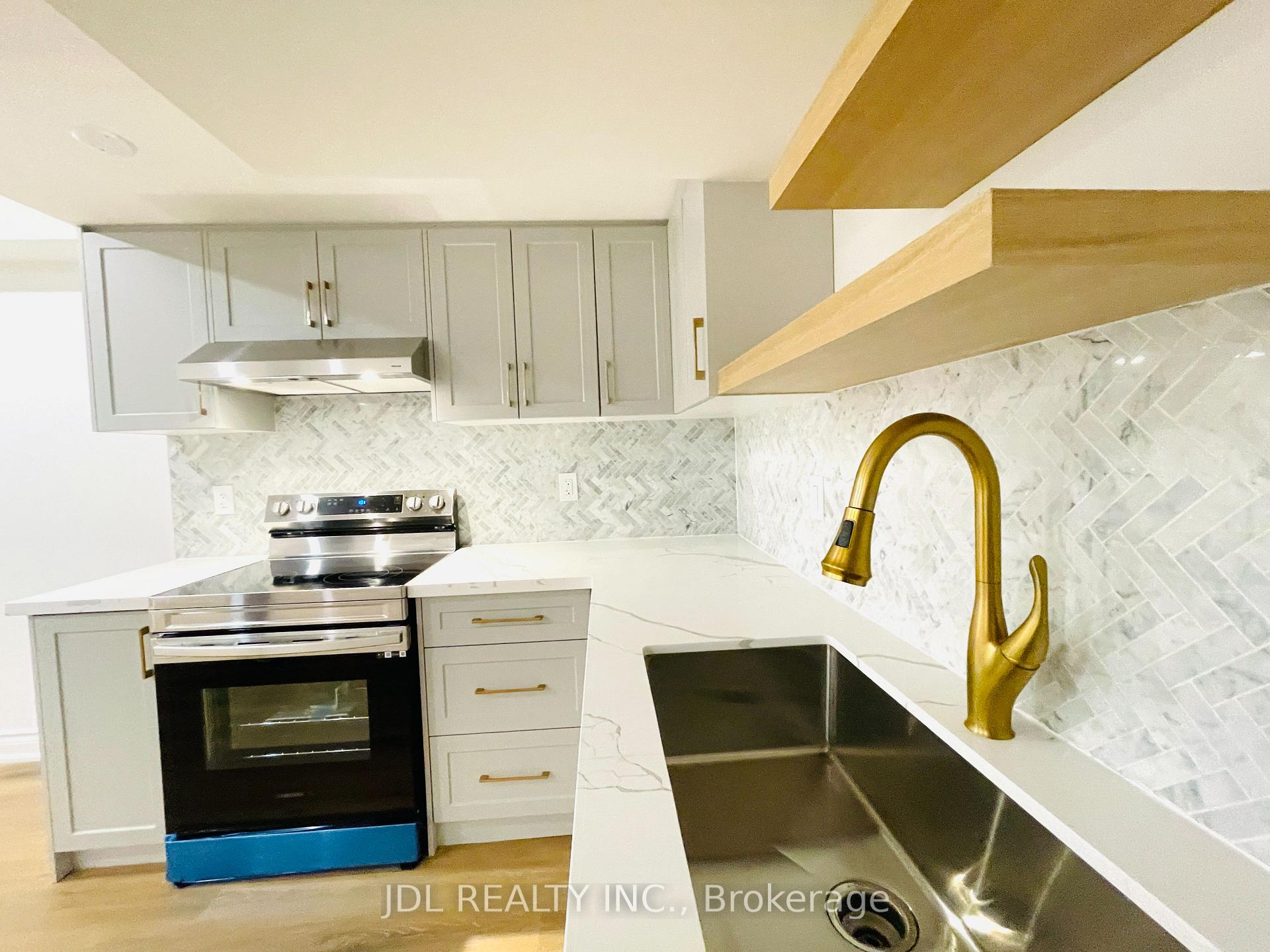 Photo 9 of Unit Unit 2, 8 Tascona Court, Barrie, Little Lake — HOMEH