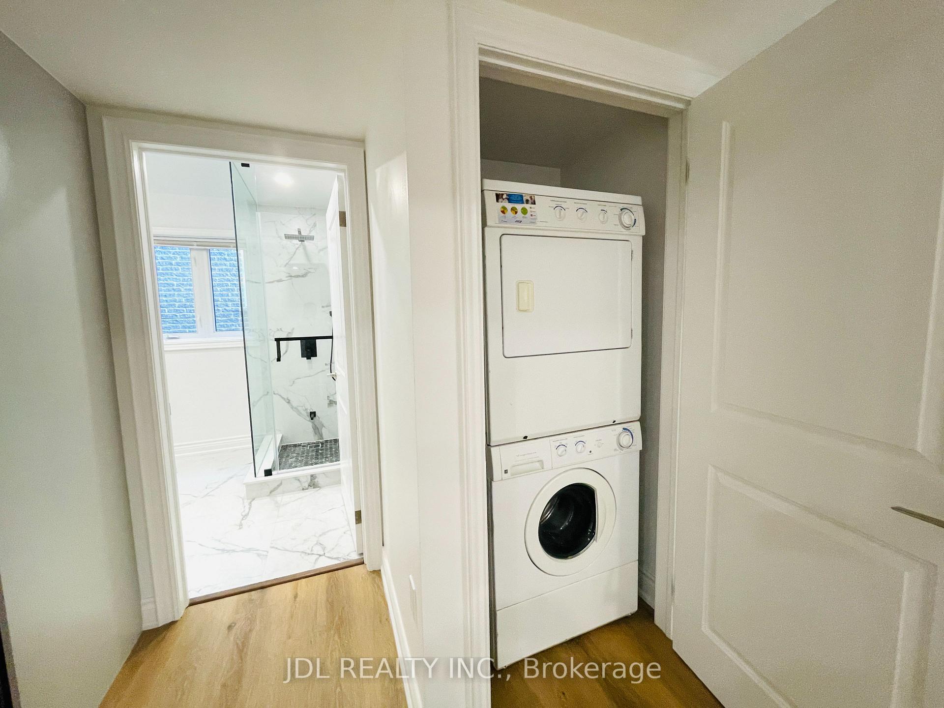 Photo 10 of Unit Unit 2, 8 Tascona Court, Barrie, Little Lake — HOMEH