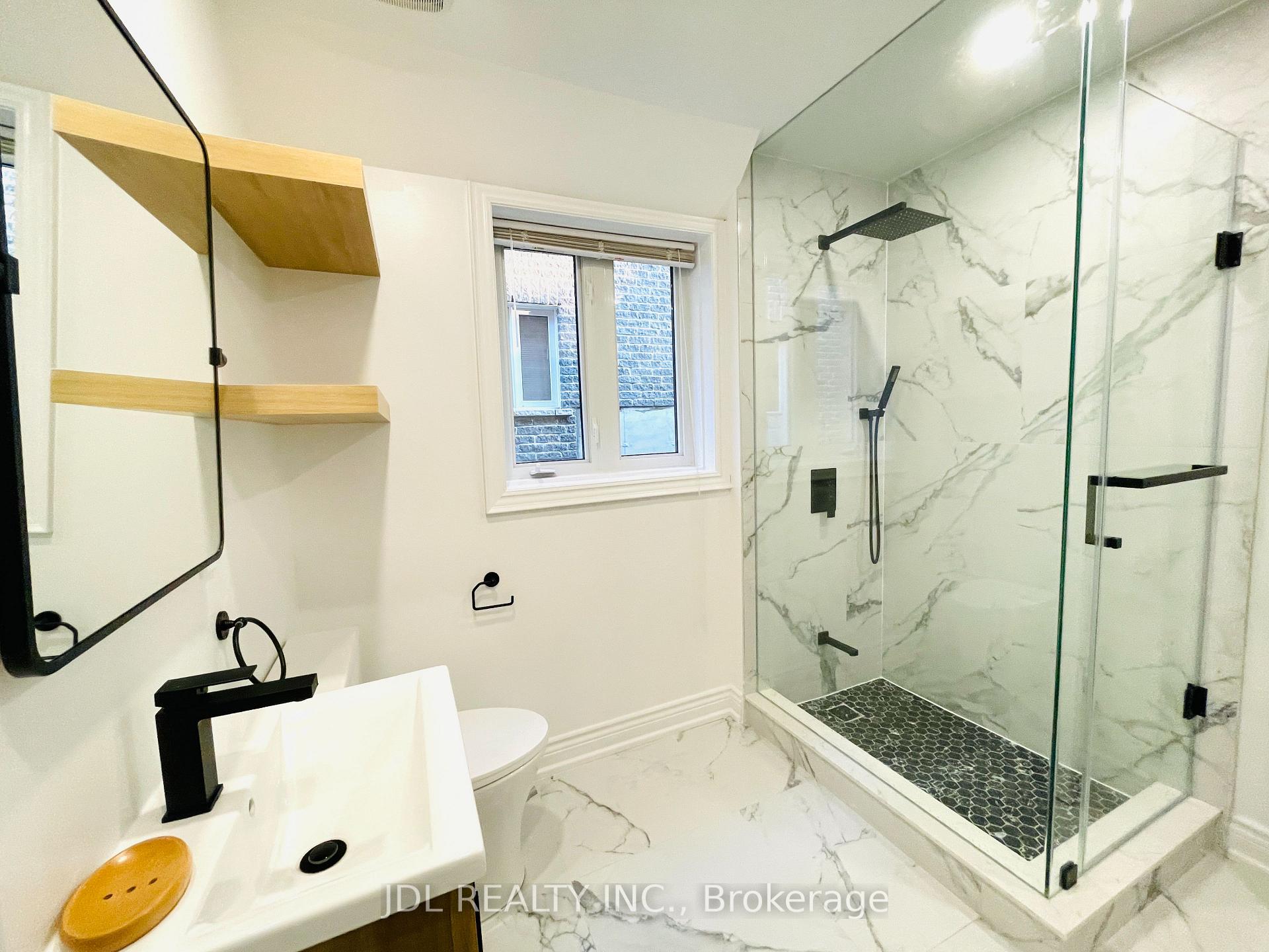 Photo 11 of Unit Unit 2, 8 Tascona Court, Barrie, Little Lake — HOMEH